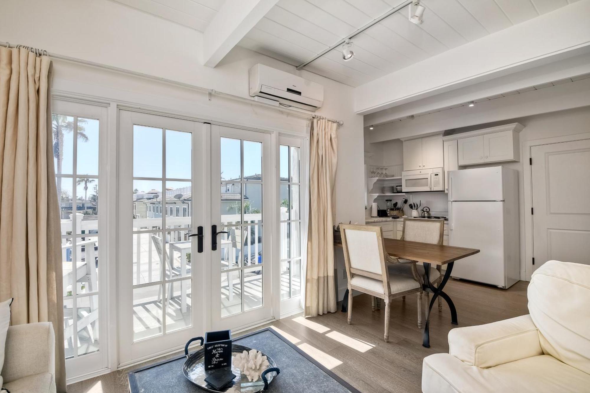 Holiday home Juniper Entire - Sleeps 18 - Oceanfront *