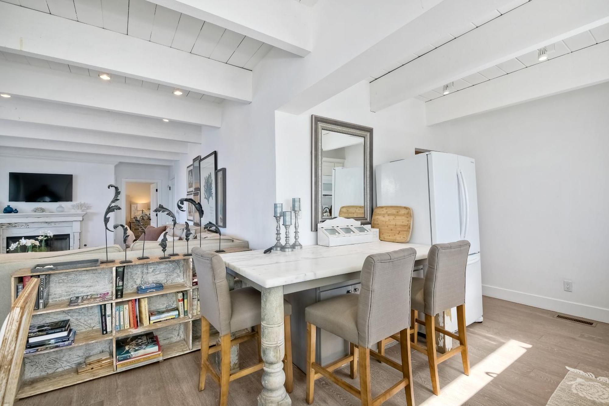 Holiday home Juniper Entire - Sleeps 18 - Oceanfront