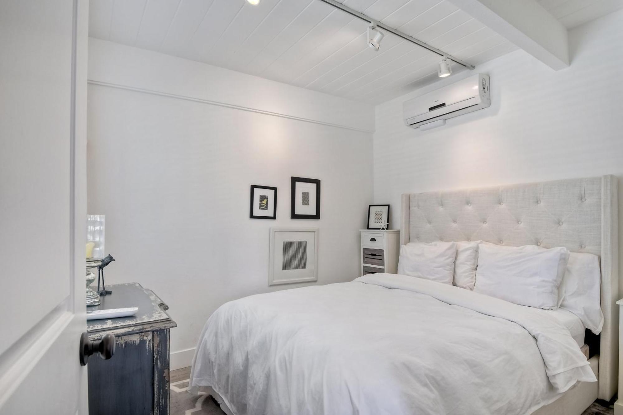 Juniper Entire - Sleeps 18 - Oceanfront Holiday home *