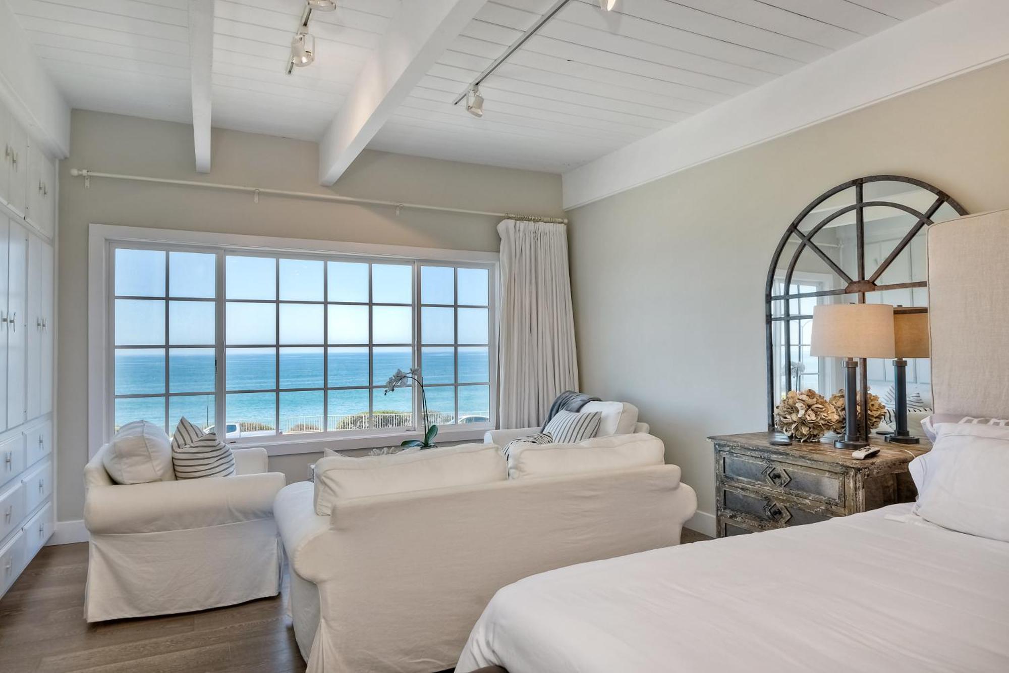 Juniper Entire - Sleeps 18 - Oceanfront * Carlsbad