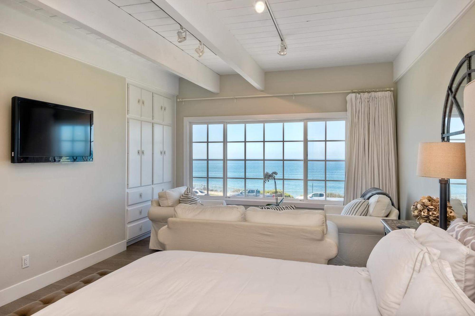 Juniper Entire - Sleeps 18 - Oceanfront Holiday home *