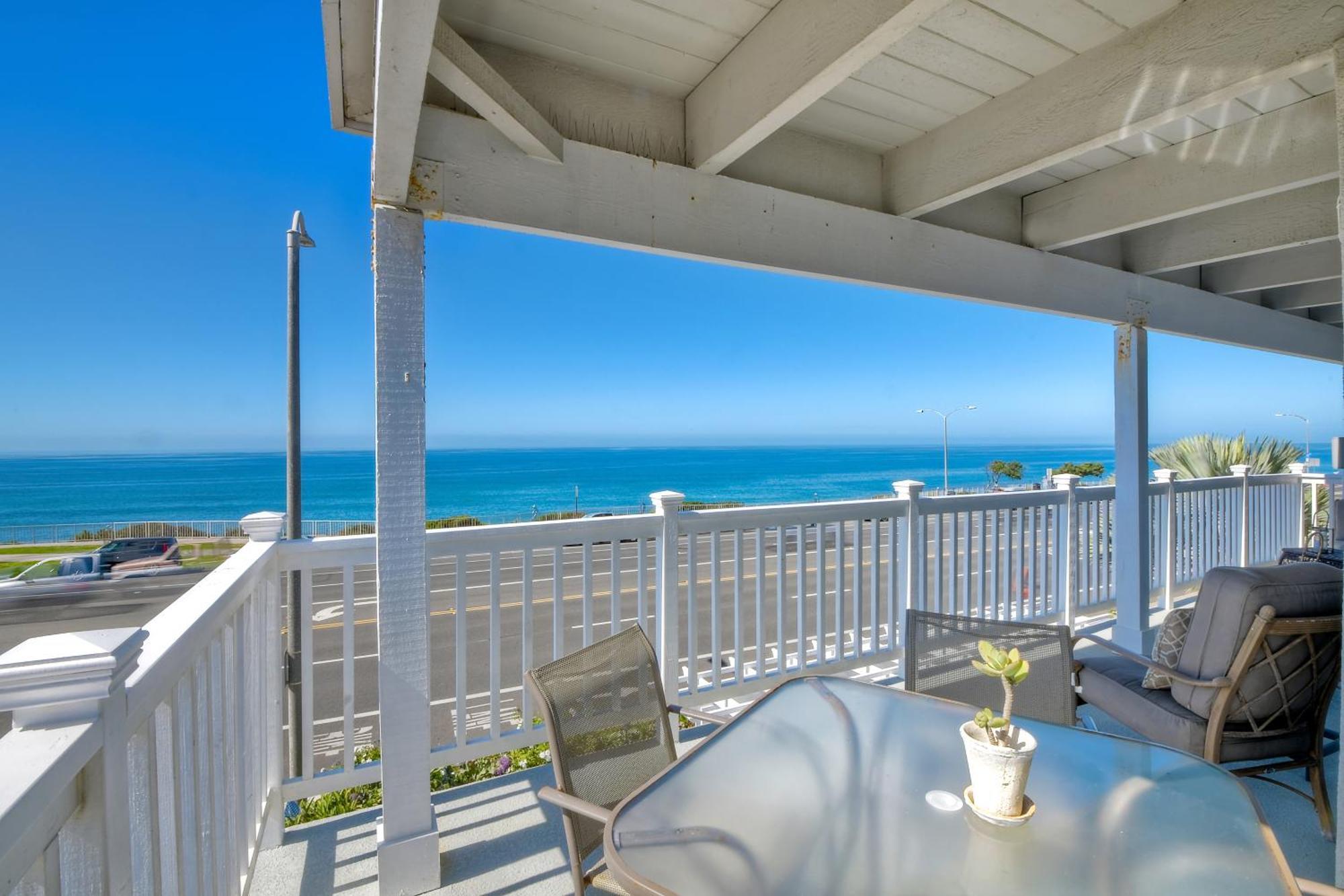 Juniper Entire - Sleeps 18 - Oceanfront Holiday home Carlsbad