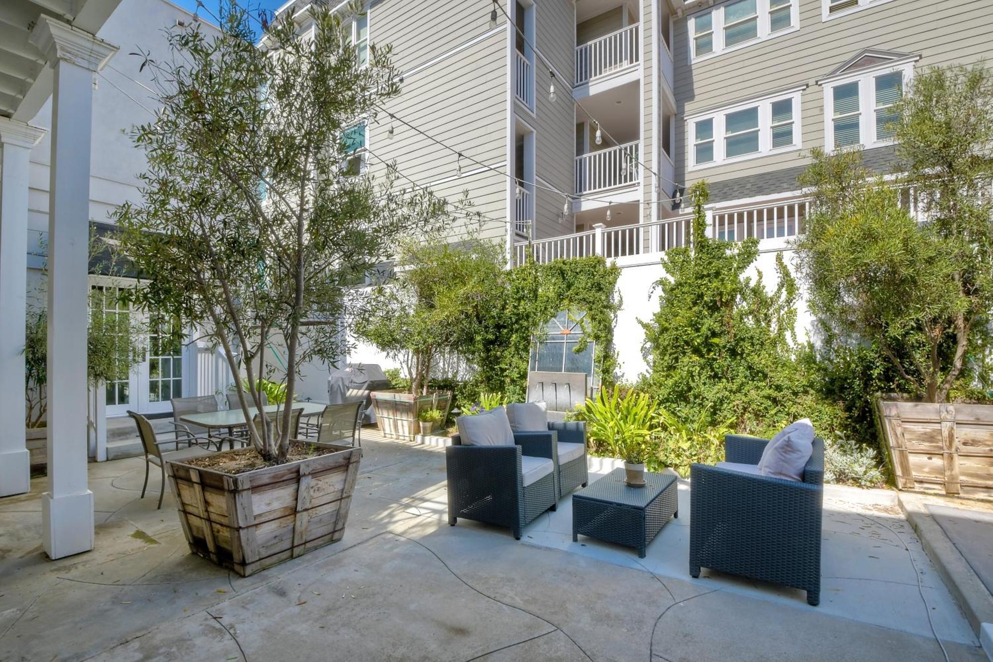 Juniper Entire - Sleeps 18 - Oceanfront Carlsbad