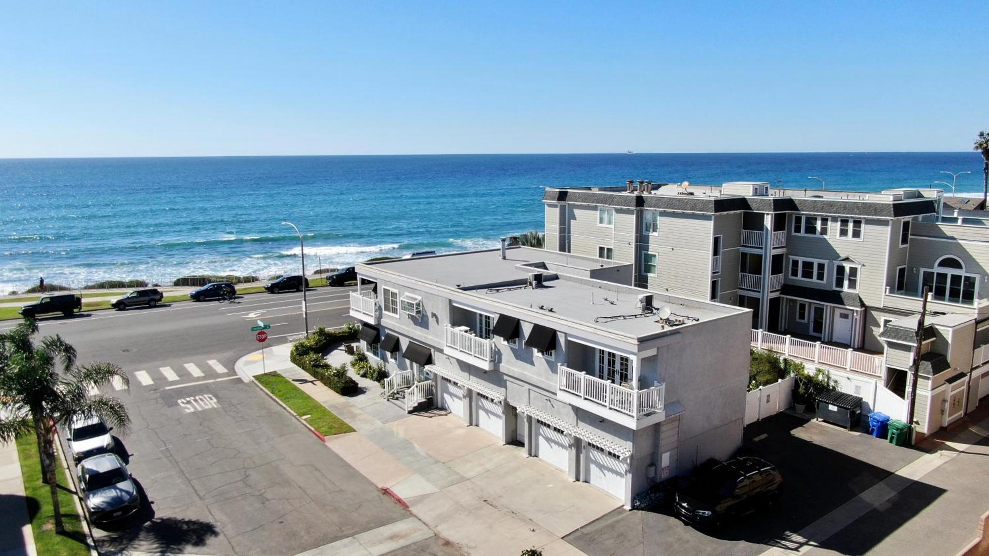 Holiday home Juniper Entire - Sleeps 18 - Oceanfront *