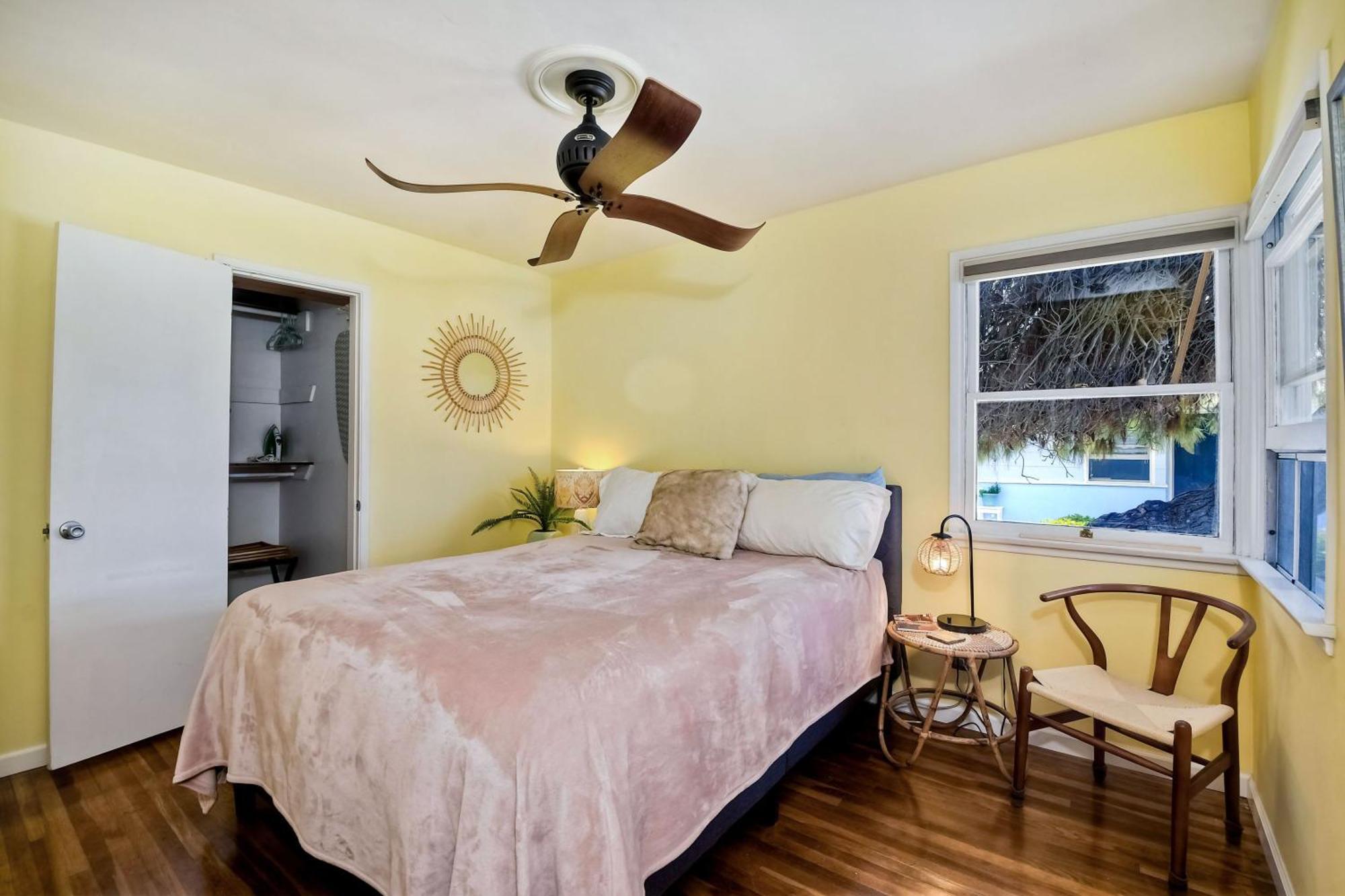 Walk 2 Beach, Ev Charger, Outdoor Dining, 2 Units Holiday home Carlsbad