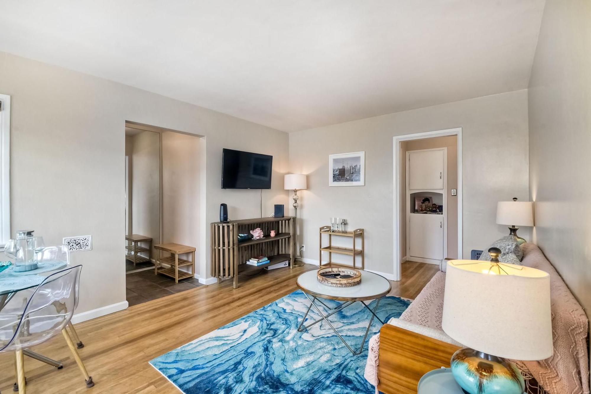 Holiday home Walk 2 Beach, Ev Charger, Outdoor Dining, 2 Units *