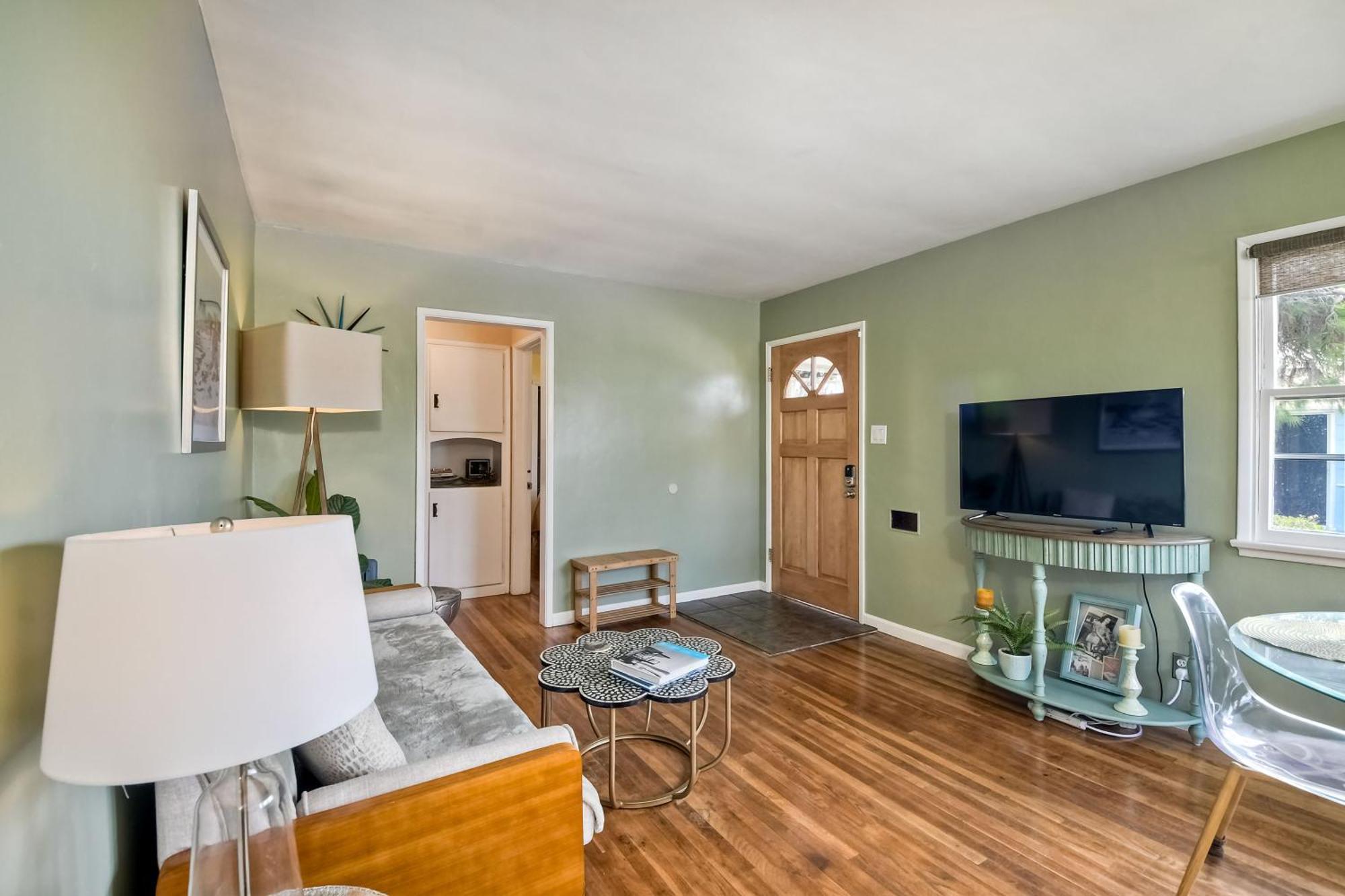 Walk 2 Beach, Ev Charger, Outdoor Dining, 2 Units *