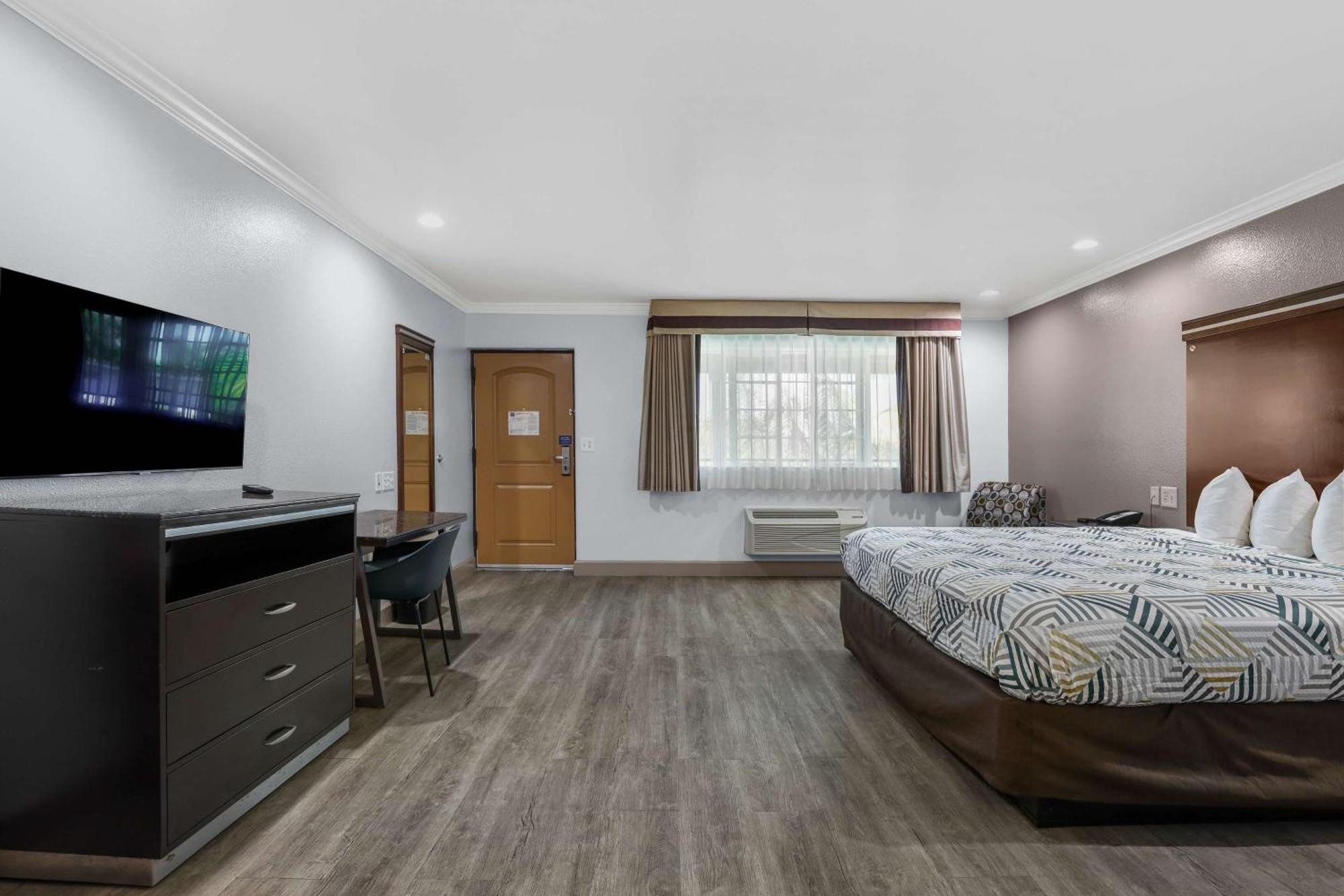 6 Carlsbad, Ca- North