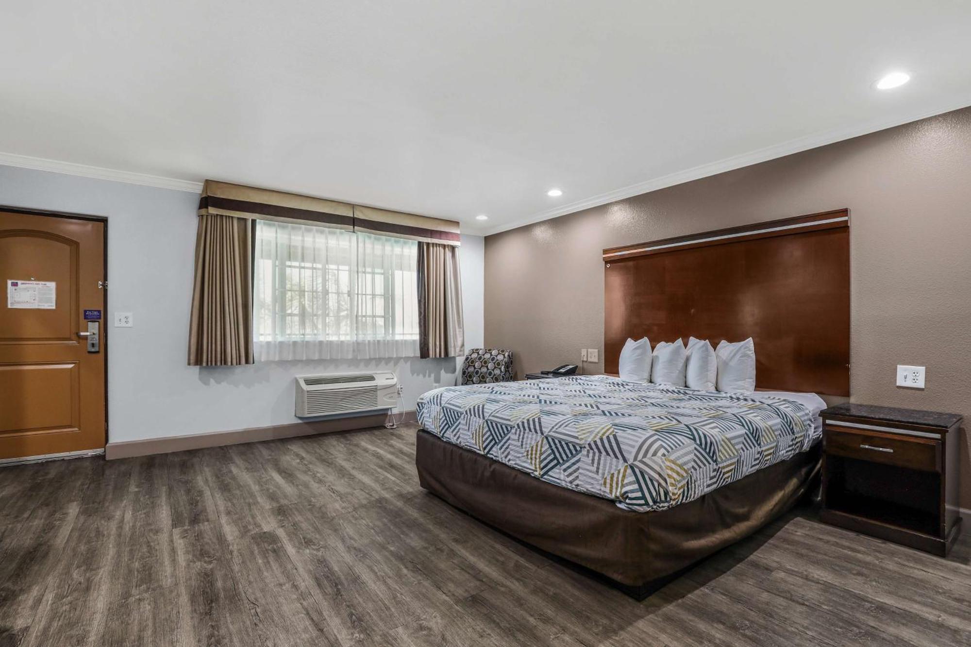 6 Carlsbad, Ca- North Hotel Carlsbad