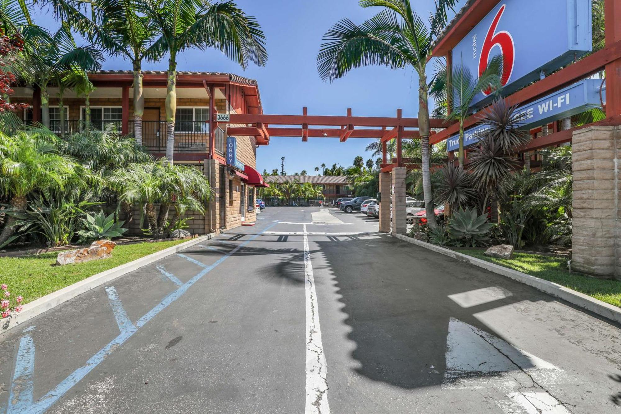 6 Carlsbad, Ca- North Hotel
