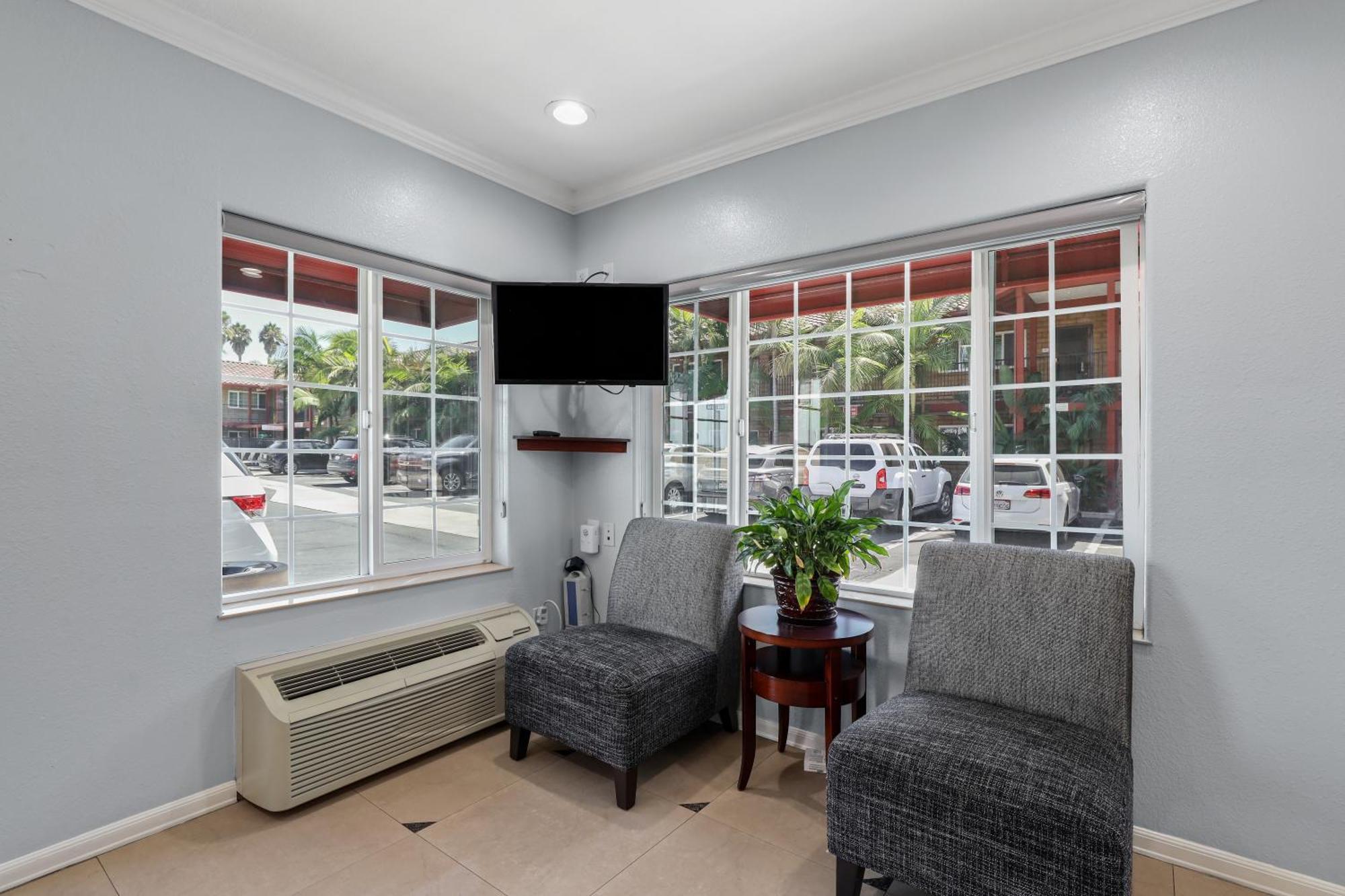 Hotel 6 Carlsbad, Ca- North Carlsbad