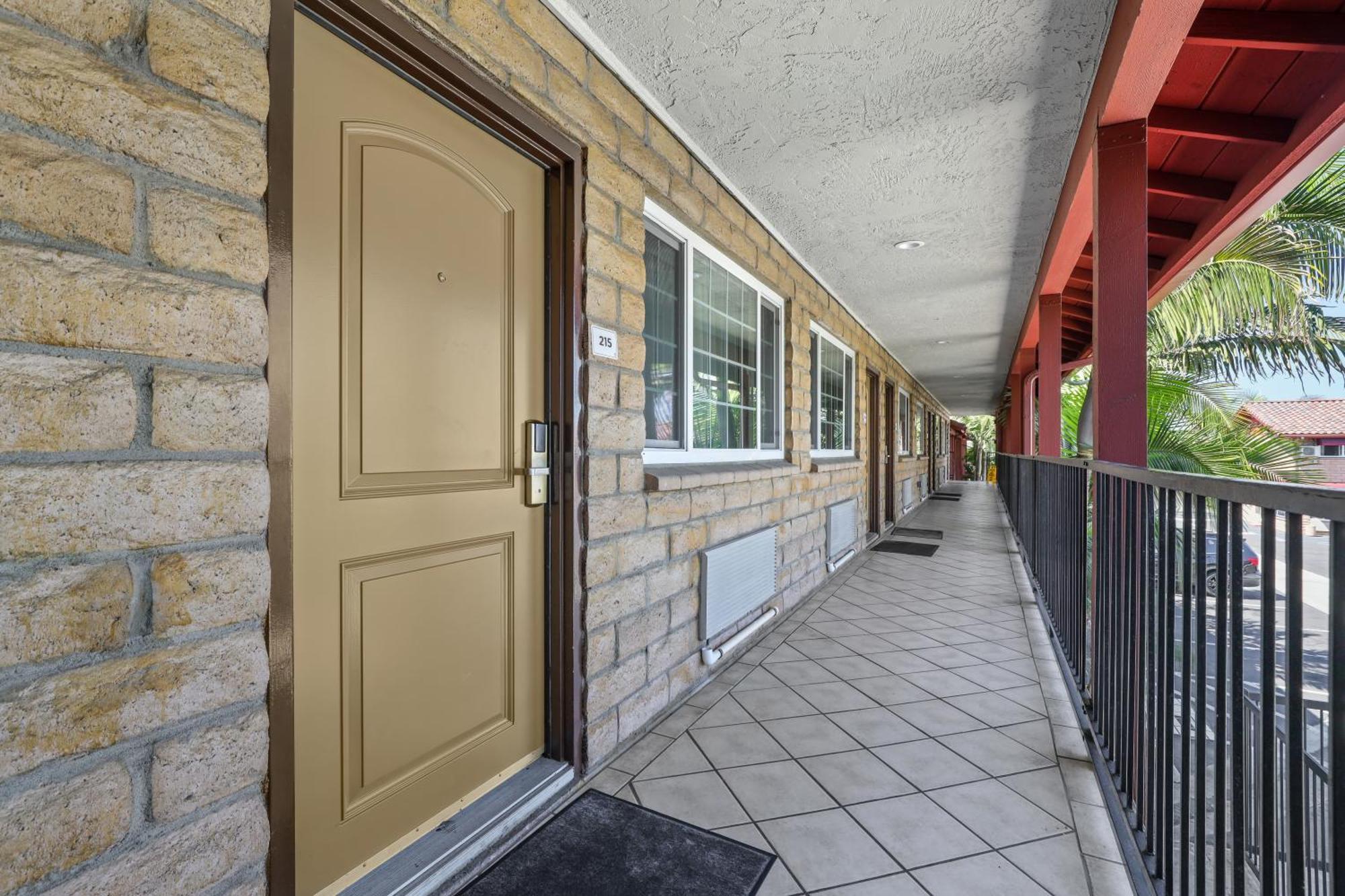 6 Carlsbad, Ca- North Hotel