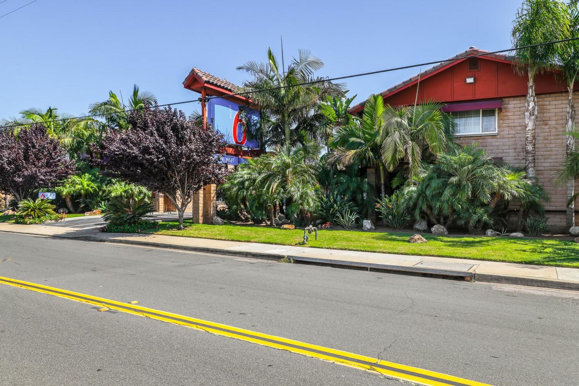 6 Carlsbad, Ca- North 2* Carlsbad