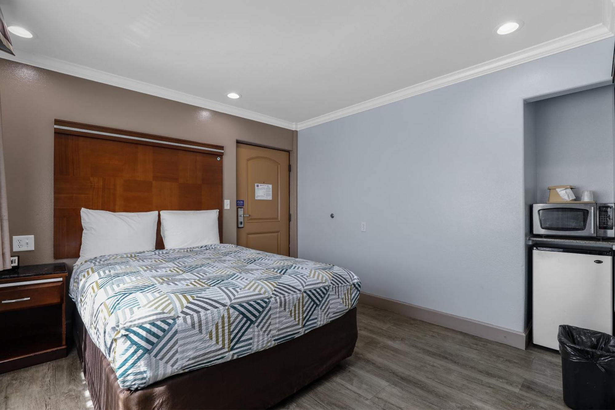 6 Carlsbad, Ca- North 3*