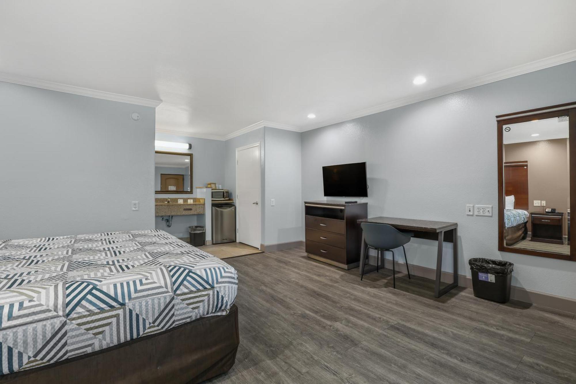 6 Carlsbad, Ca- North Hotel Carlsbad