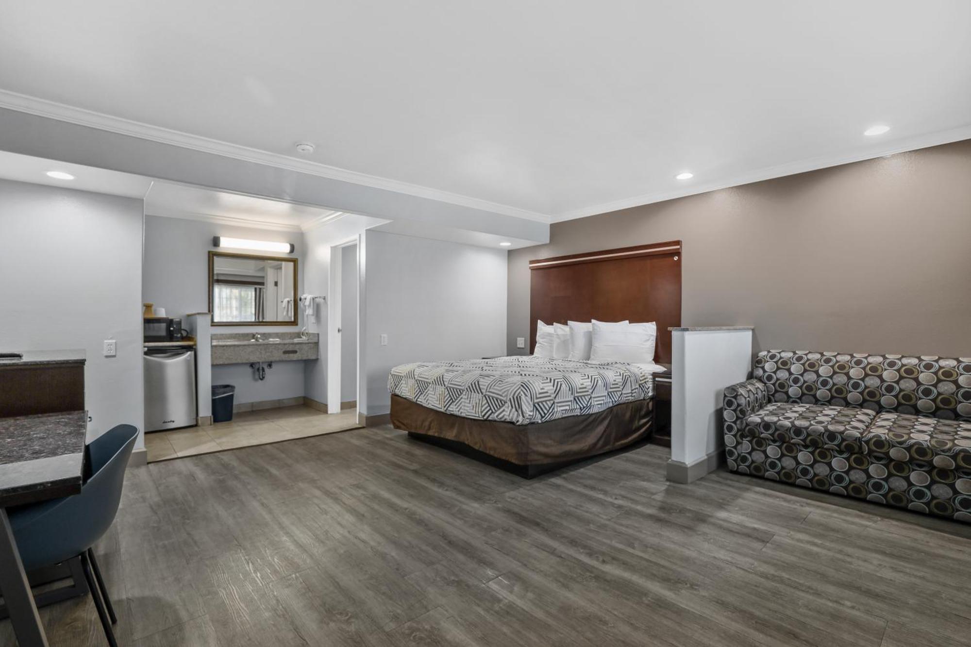 6 Carlsbad, Ca- North