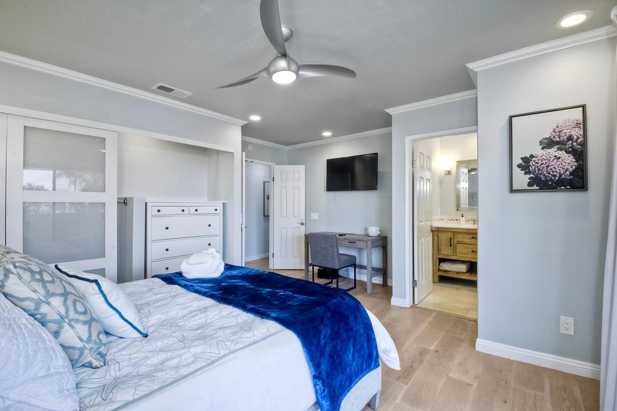 Holiday home Coastal Bliss - Seashell Cove Retreat - Luxury Living Steps From & Lagoon *