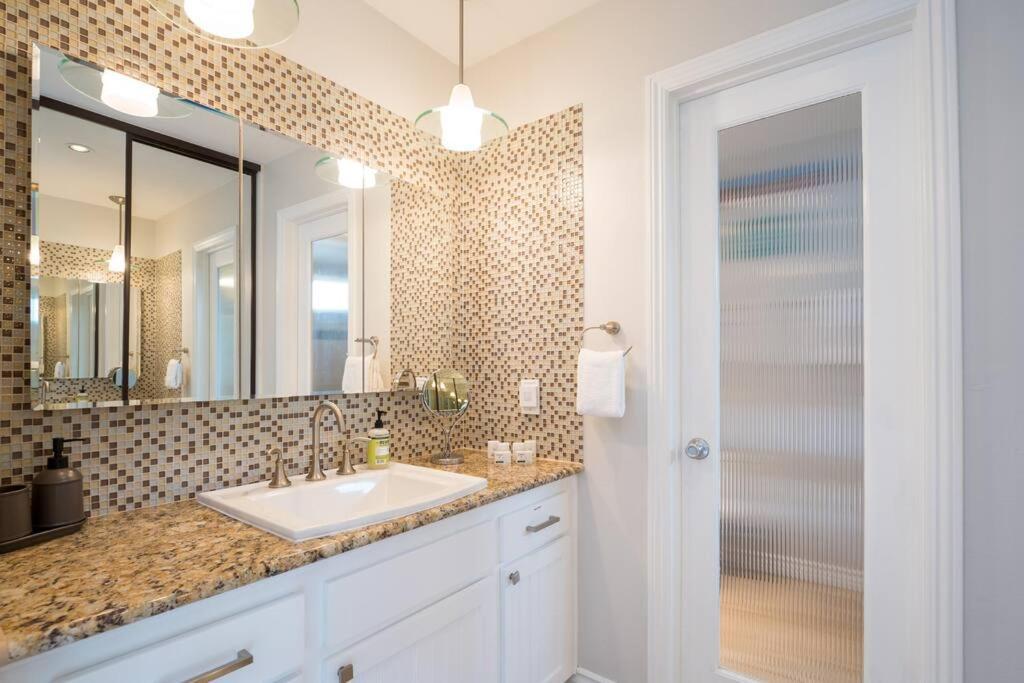 Holiday home Tranquil Tier Garden With Game Carlsbad