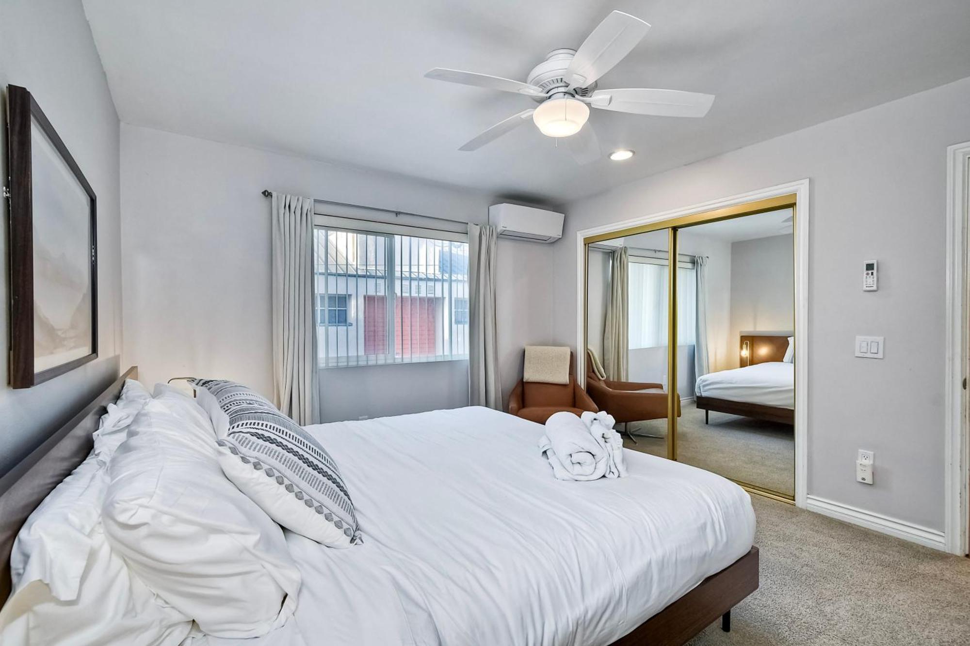 90 Walk Score - Steps To & Dining - Reserved Parking Carlsbad