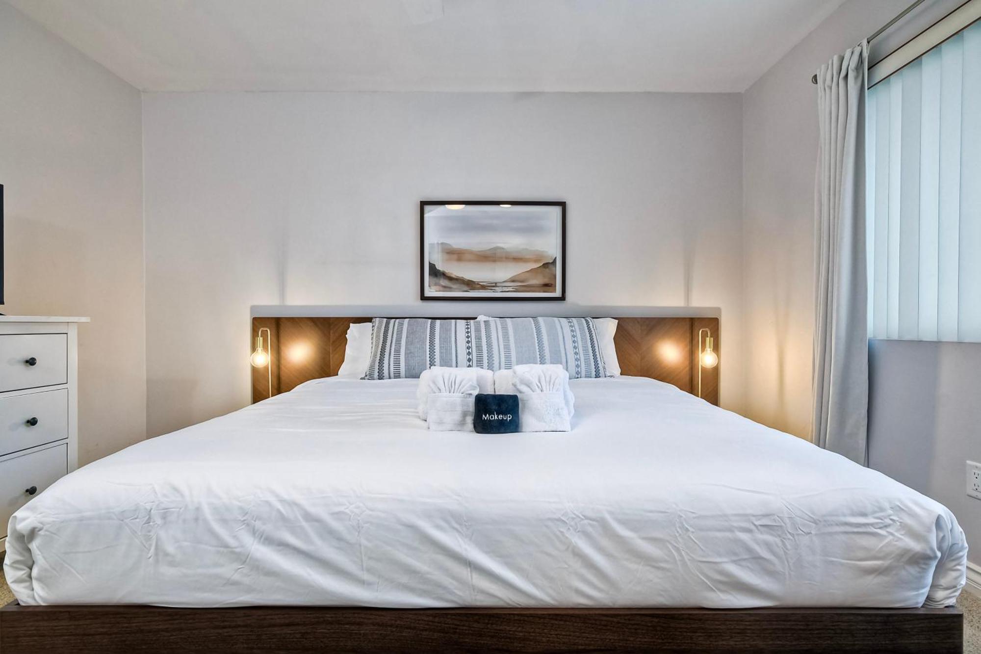 Apartment 90 Walk Score - Steps To & Dining - Reserved Parking Carlsbad