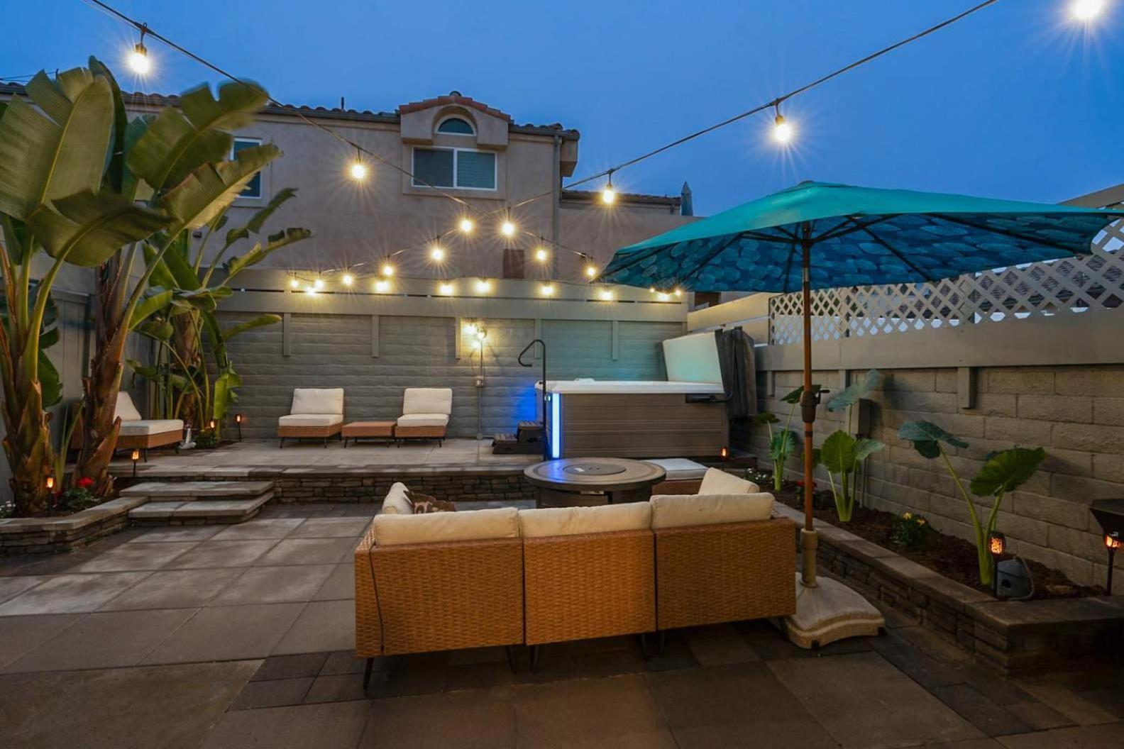 Beachfront In - Remodeled Holiday home *