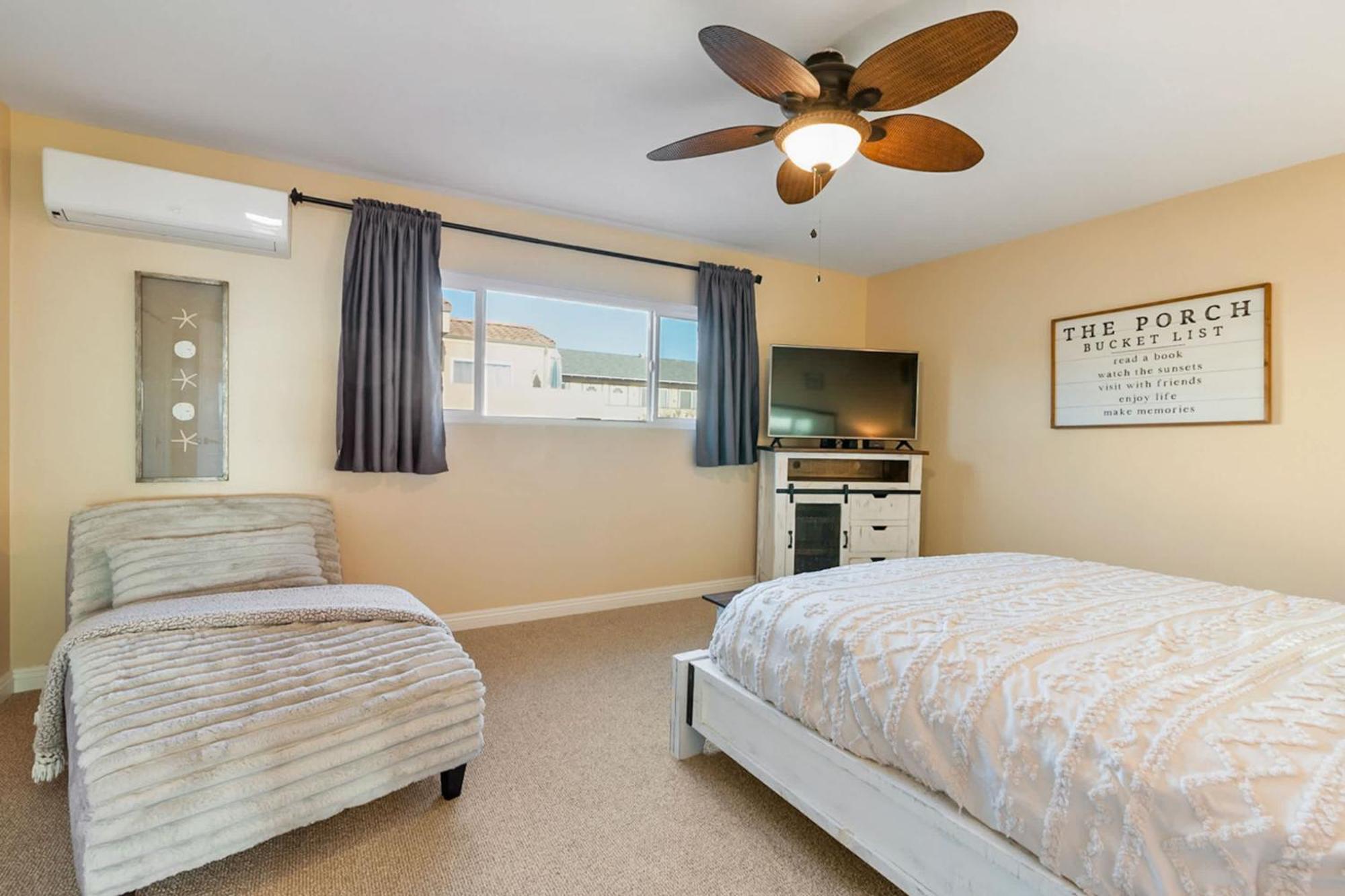 Beachfront In - Remodeled *