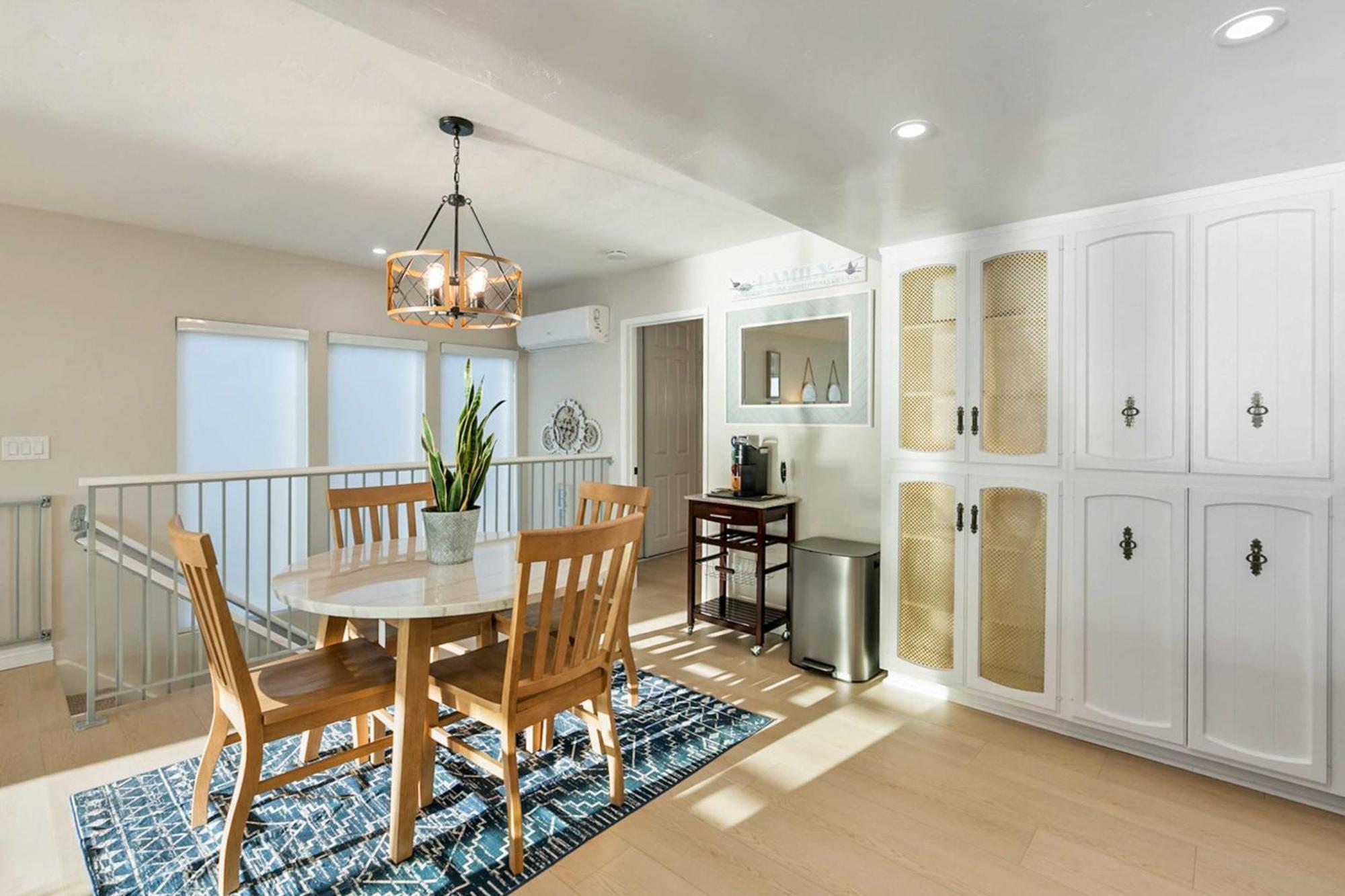 Beachfront In - Remodeled Holiday home
