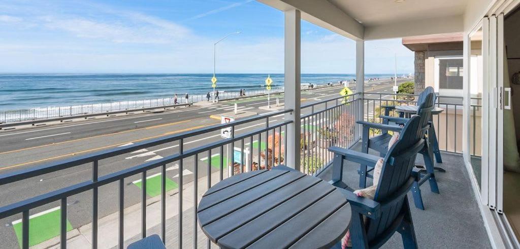 Holiday home Beachfront In - Remodeled *