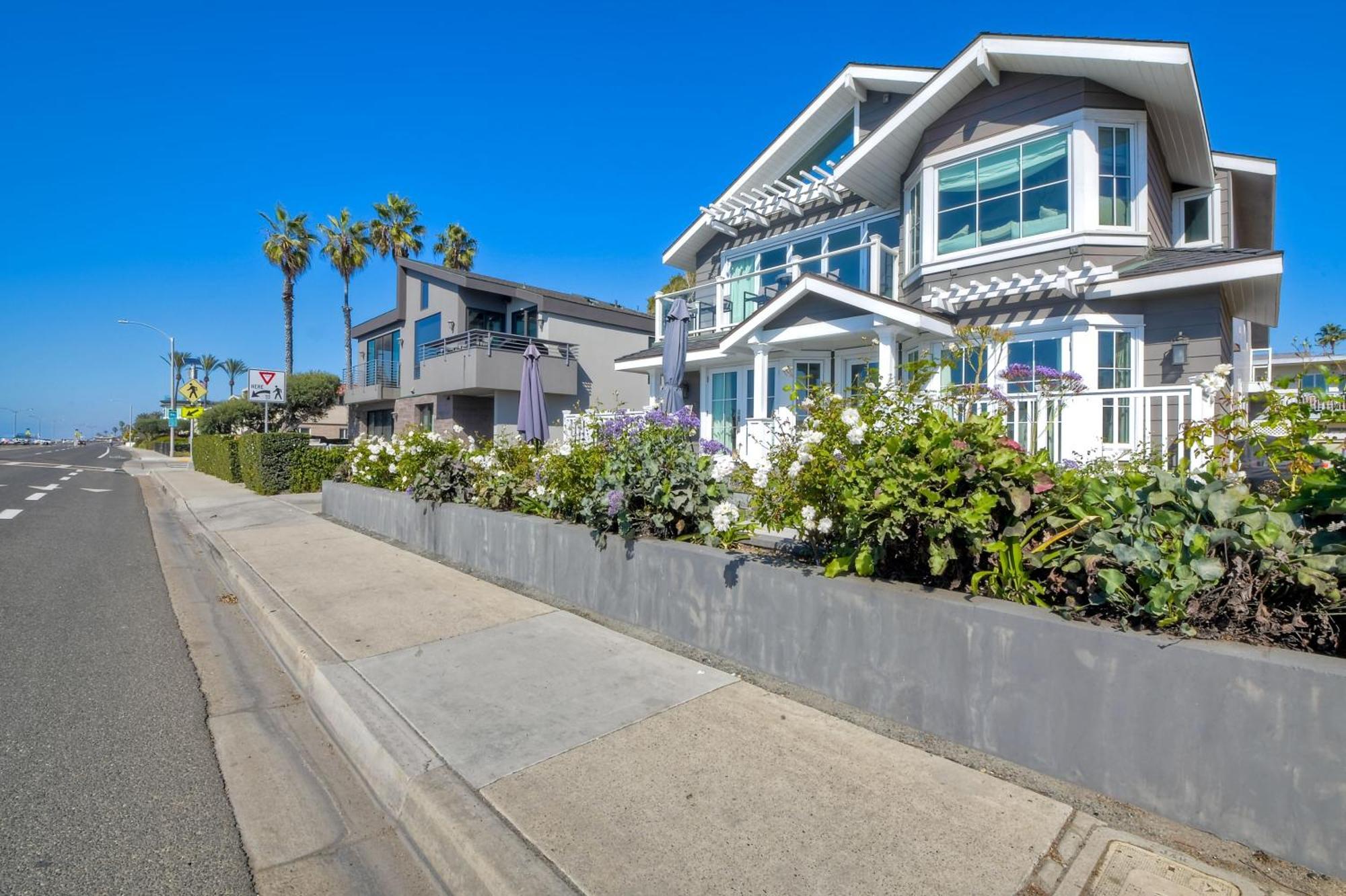 3636 Blvd - Upper * Carlsbad