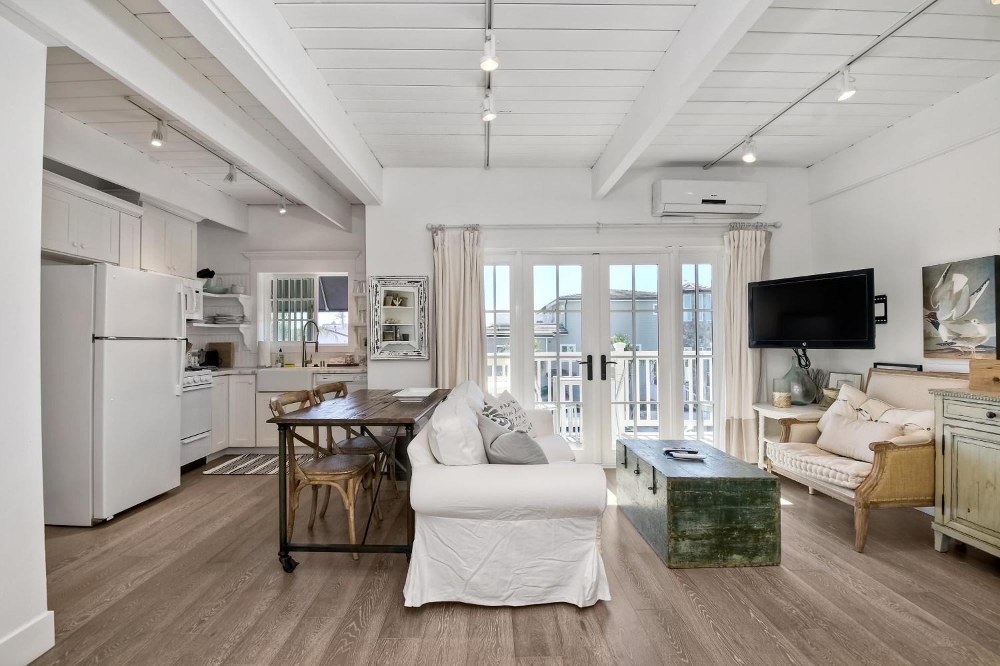 3690 Boulevard - Unit C Holiday home
