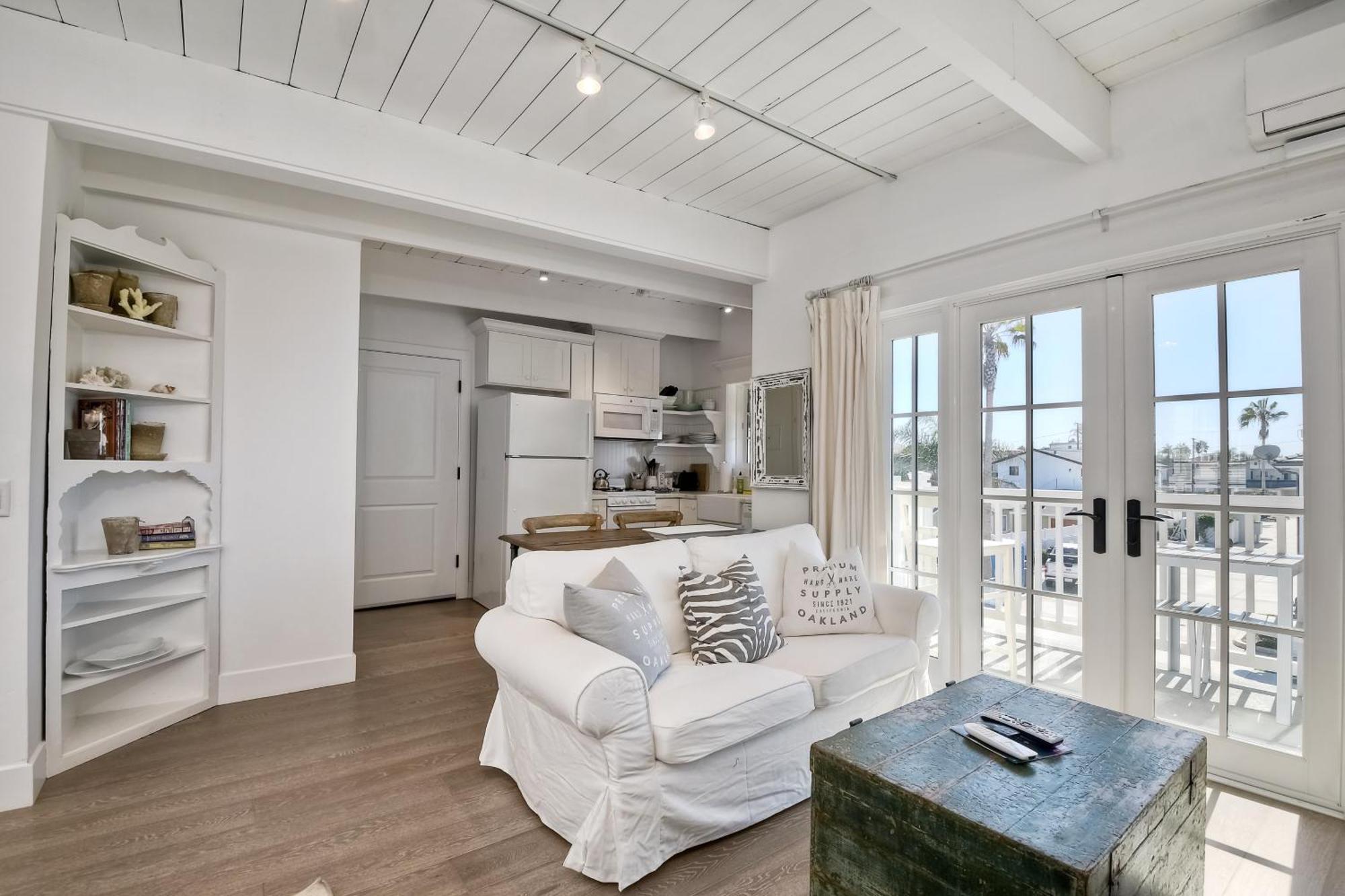 3690 Boulevard - Unit C * Carlsbad