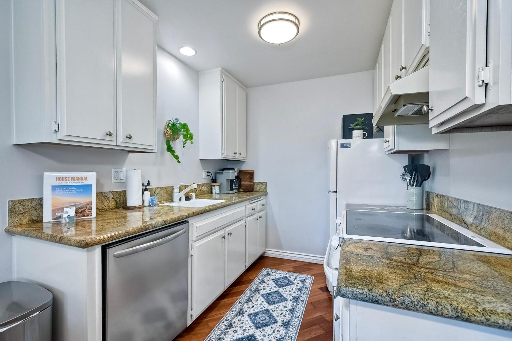 3080 Lincoln - Unit 12 *
