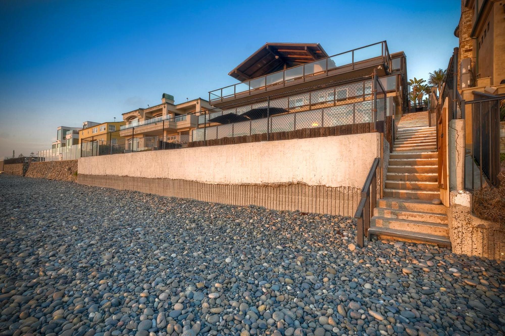 Apartment Oceanfront Getaway Ocean Views Fire Pit Bbq Access *