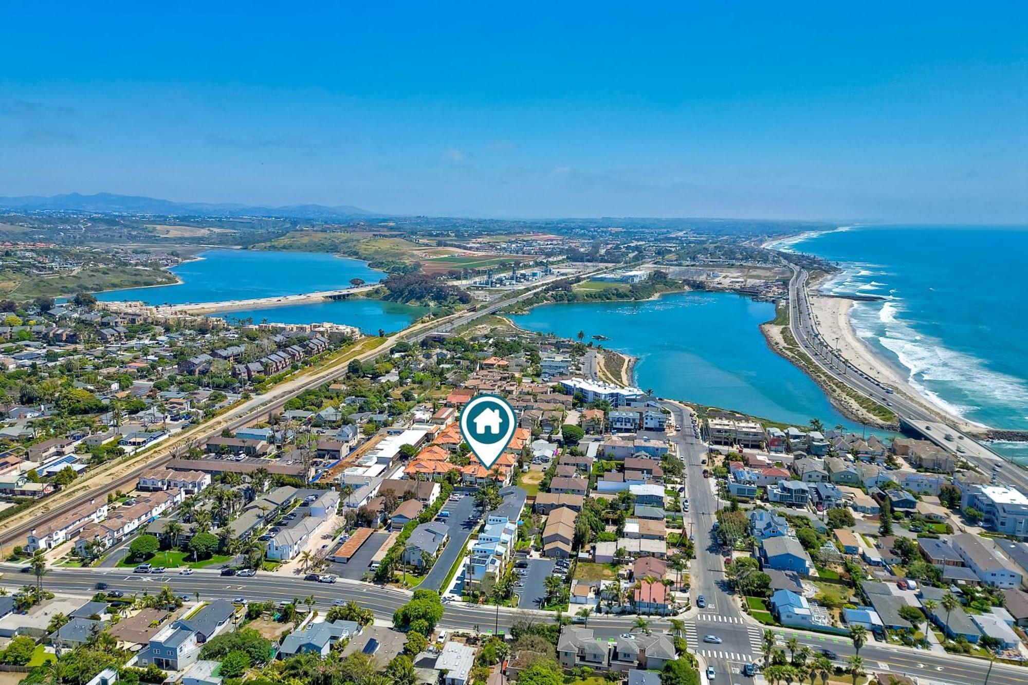 Holiday home Coastal Bliss Seashell Cove Retreat Luxury Living Steps From Lagoon 1795 Carlsbad