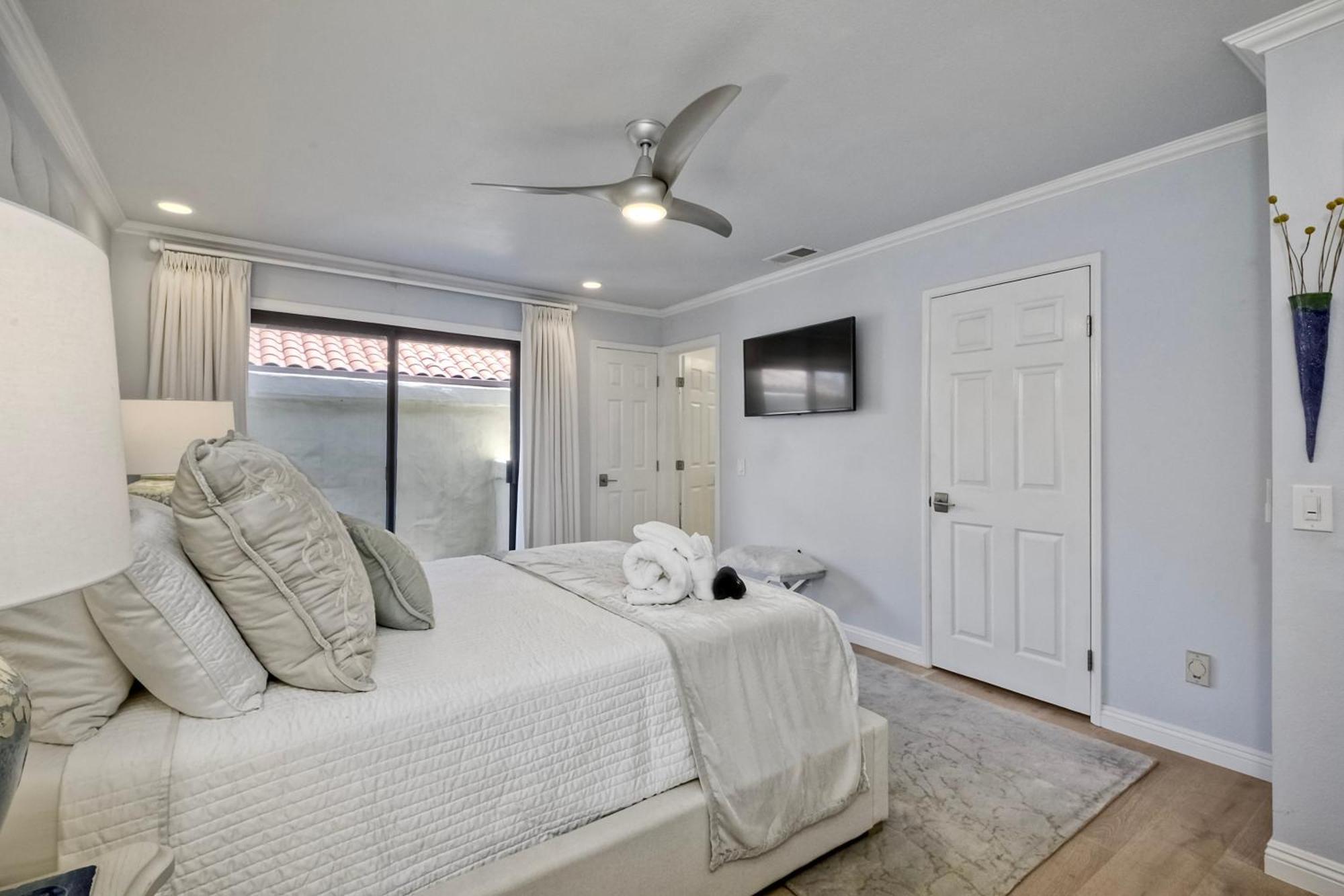 Coastal Bliss Seashell Cove Retreat Luxury Living Steps From Lagoon 1795 Holiday home Carlsbad