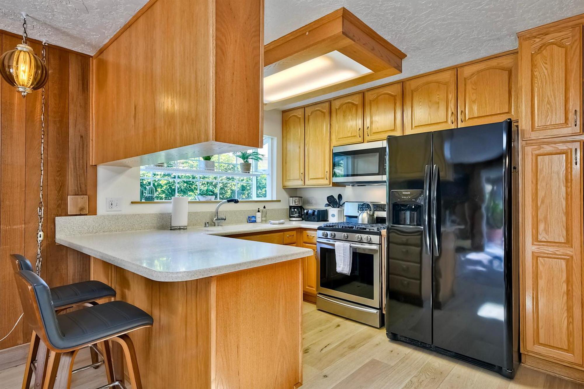 Hot Tub, Fire Pit, Bbq, Shuffleboard, Walk To Holiday home Carlsbad