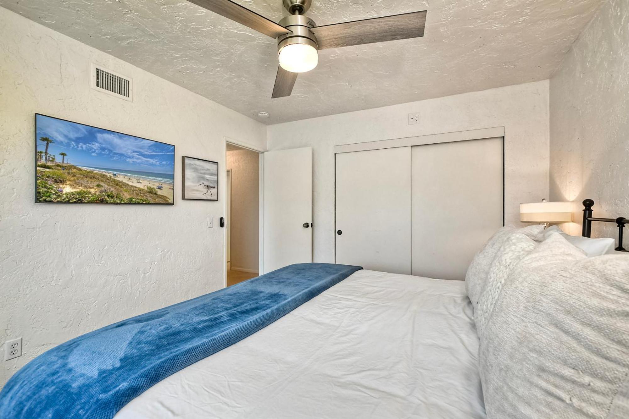 Hot Tub, Fire Pit, Bbq, Shuffleboard, Walk To