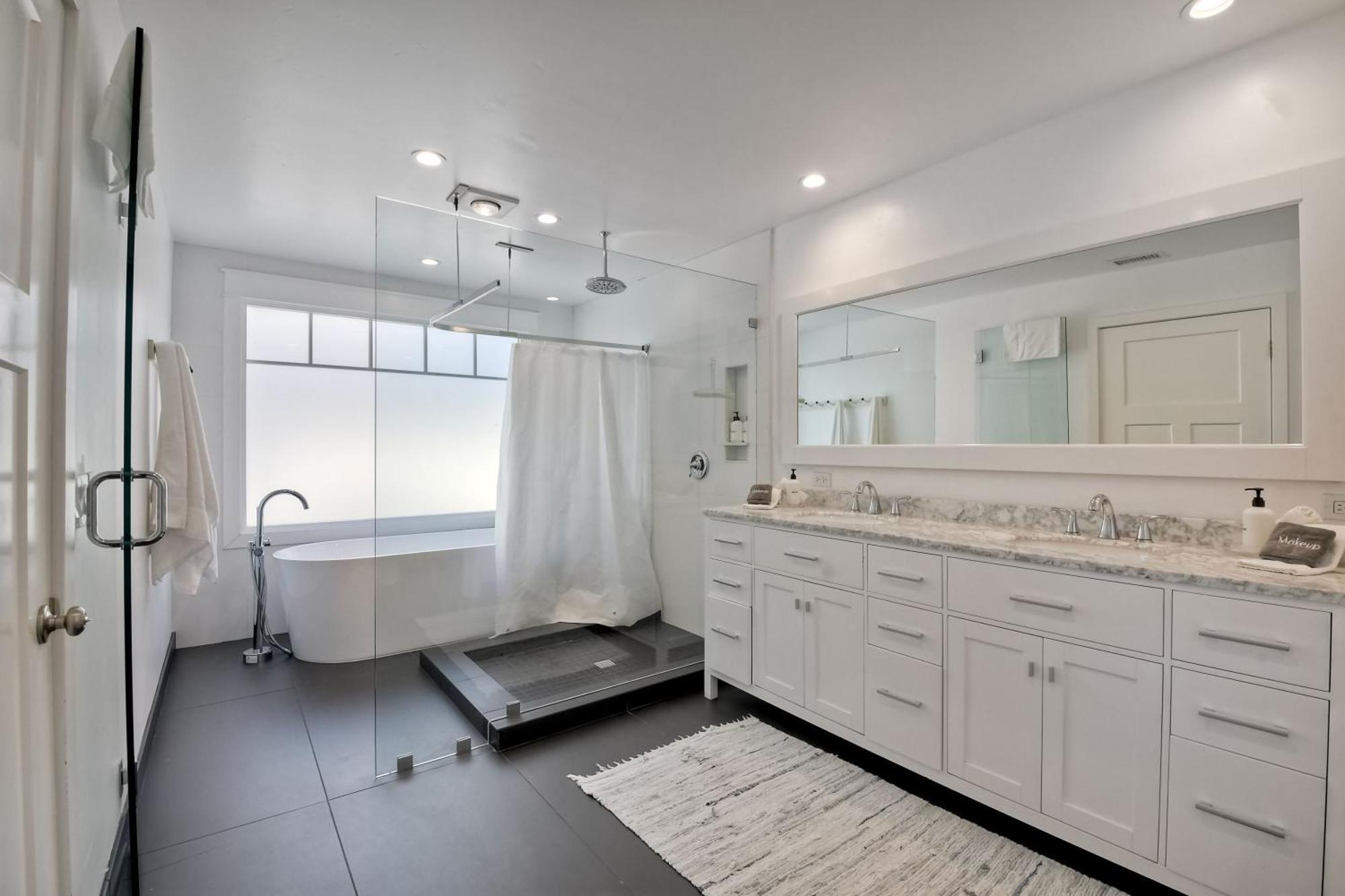 3636 Blvd - Lower Holiday home *
