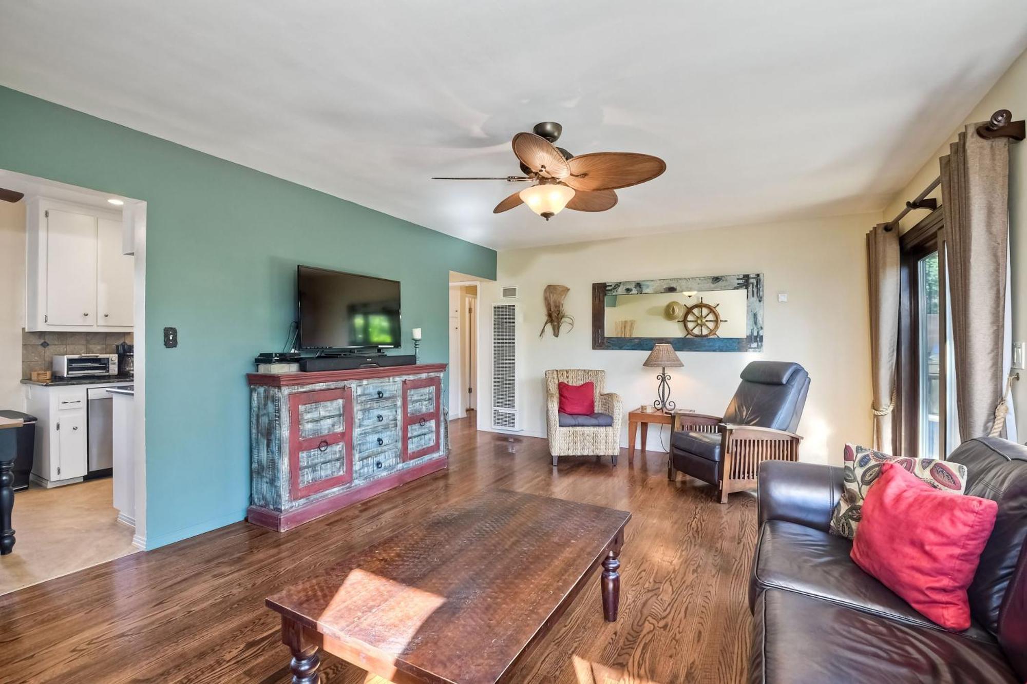 5285 Shore Drive Holiday home