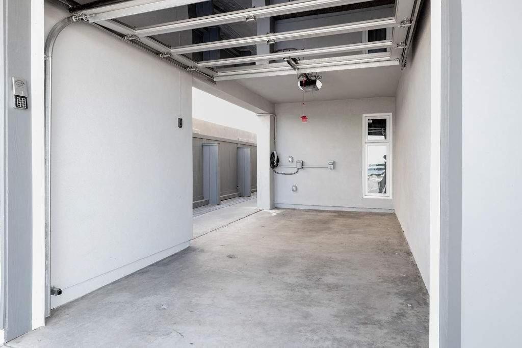 Beachfront In - Remodeled *