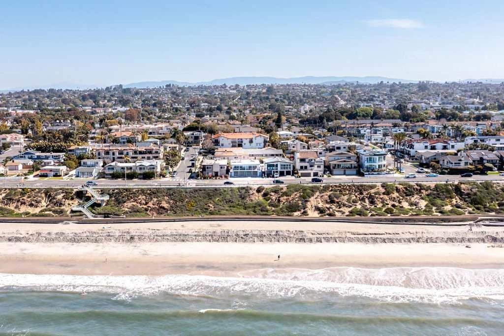 Beachfront In - Remodeled Carlsbad
