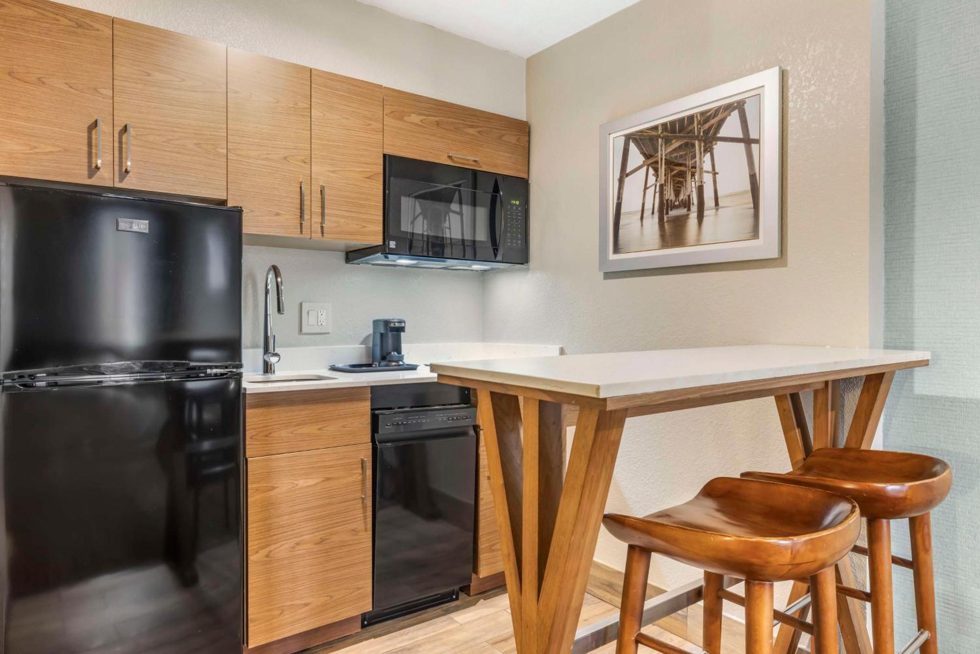 Hotel Western By The Sea