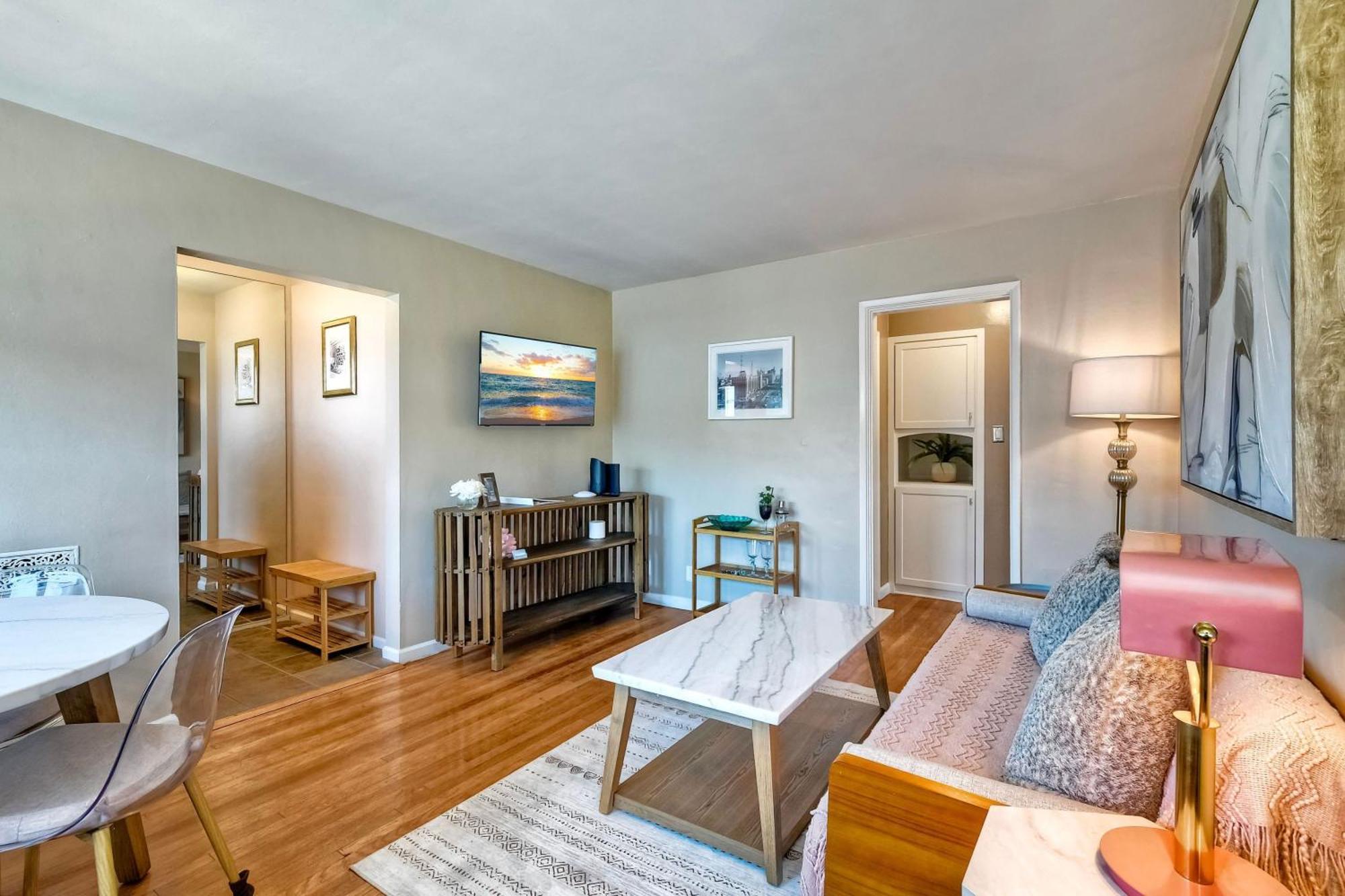 Walk 2 Beach, Ev Charger, Outdoor Dining, 2 Units *