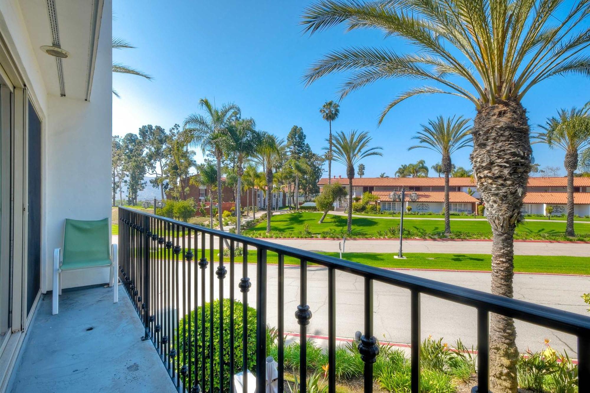 La Costa Gem - For 3 *