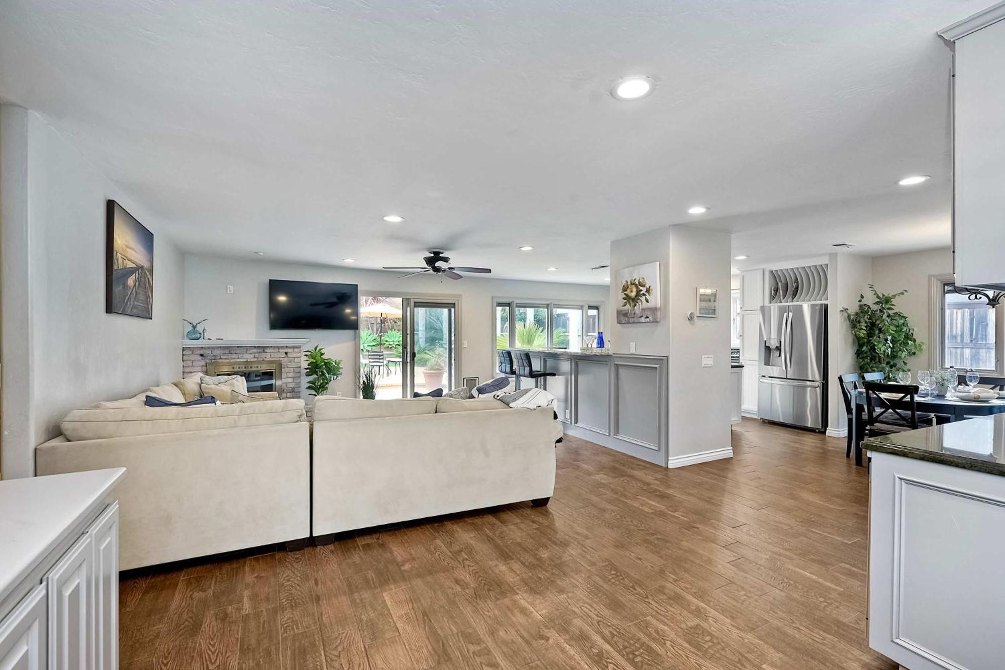 Charm - 3br Stunner *