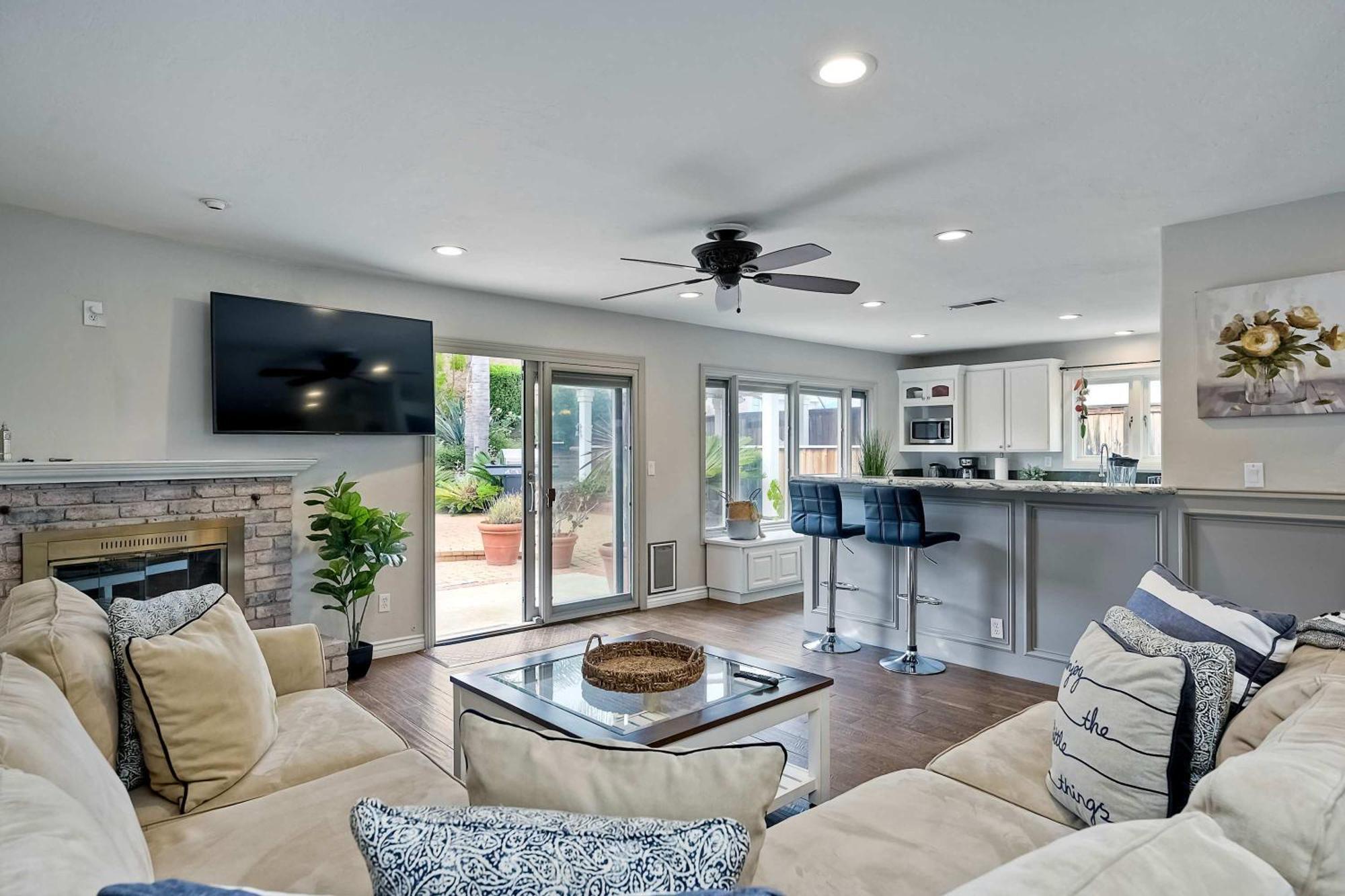 Holiday home Charm - 3br Stunner