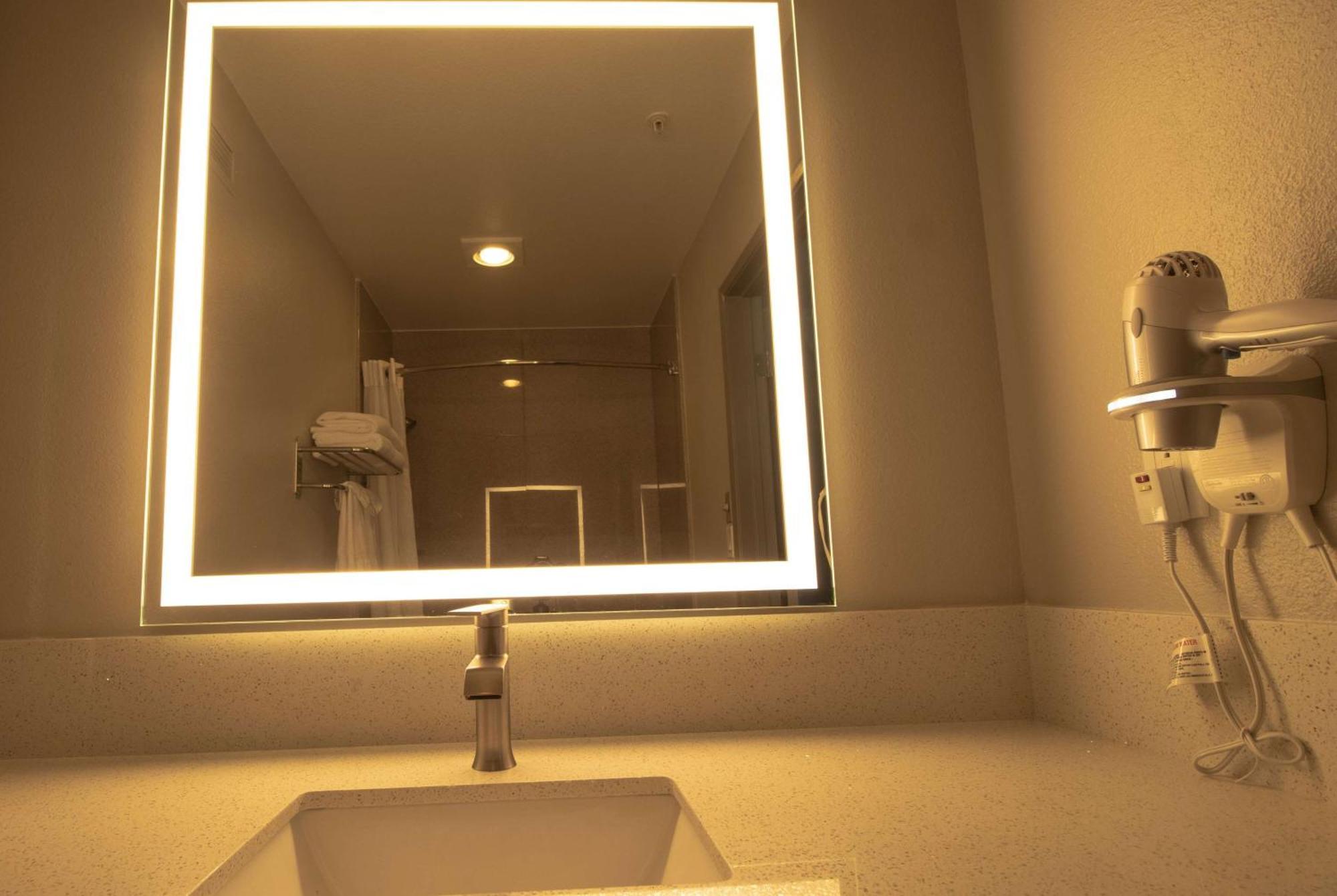 Days By Wyndham Hotel