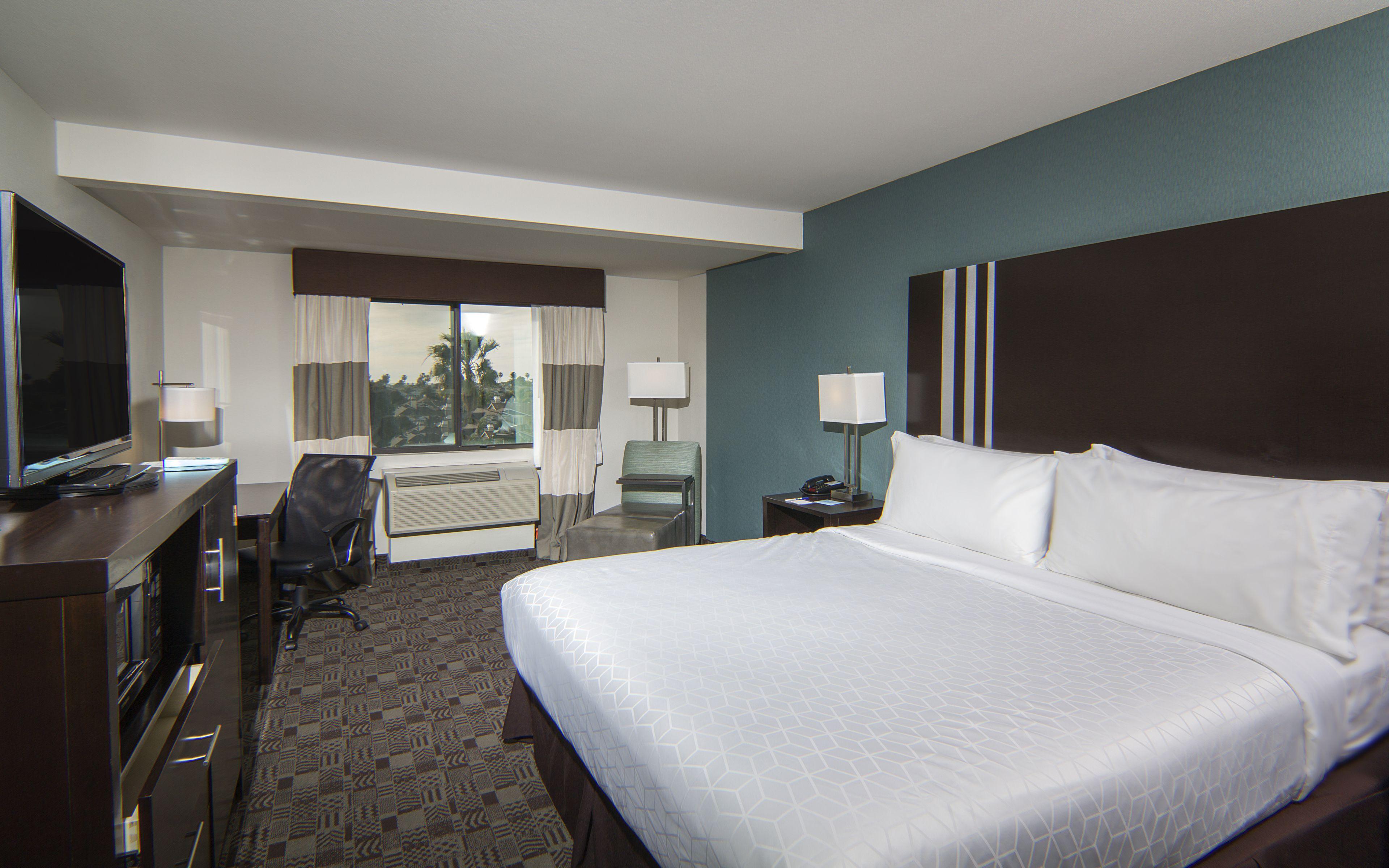 Hotel Express & By Ihg