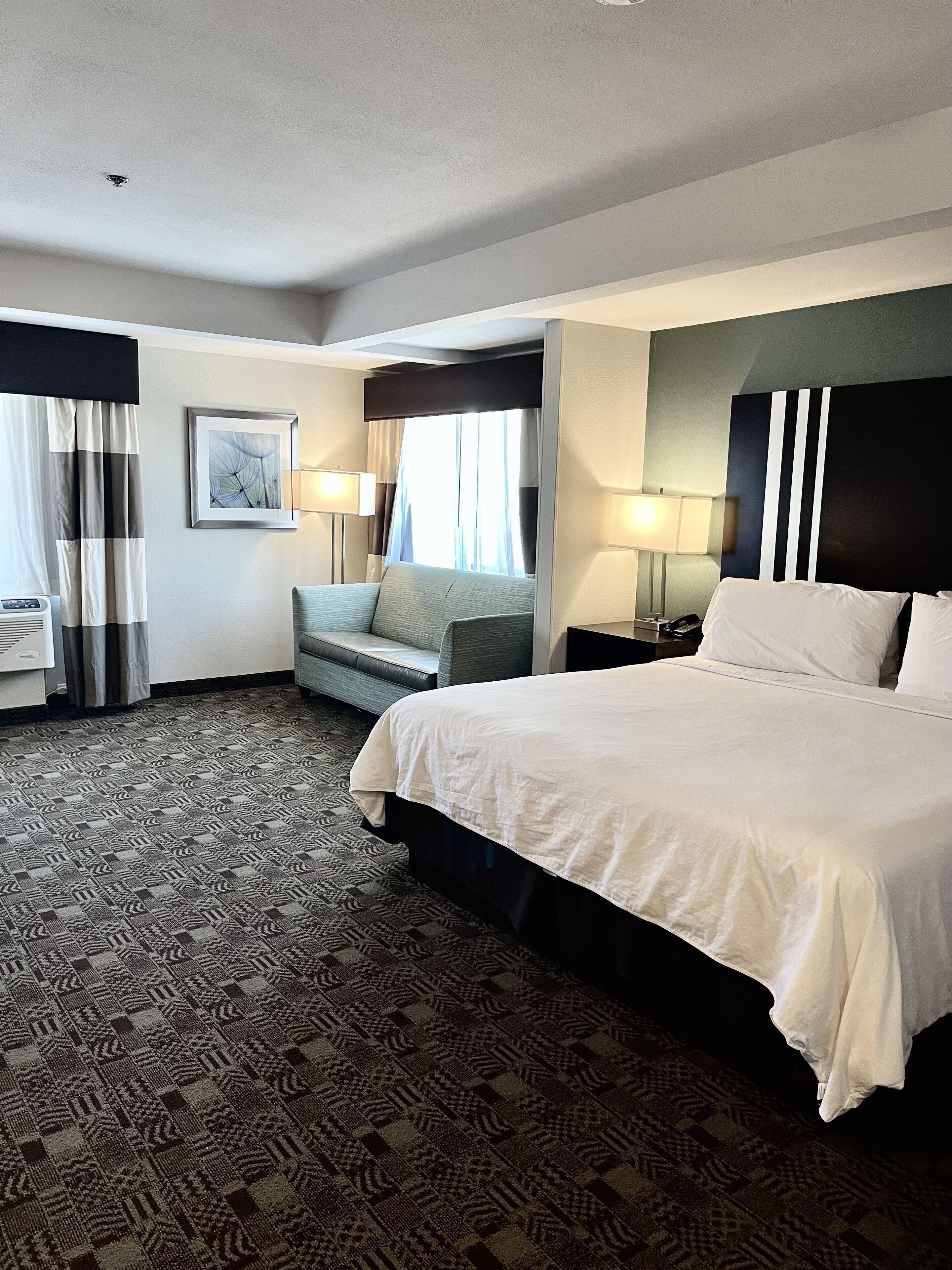 Hotel Express & By Ihg 3*