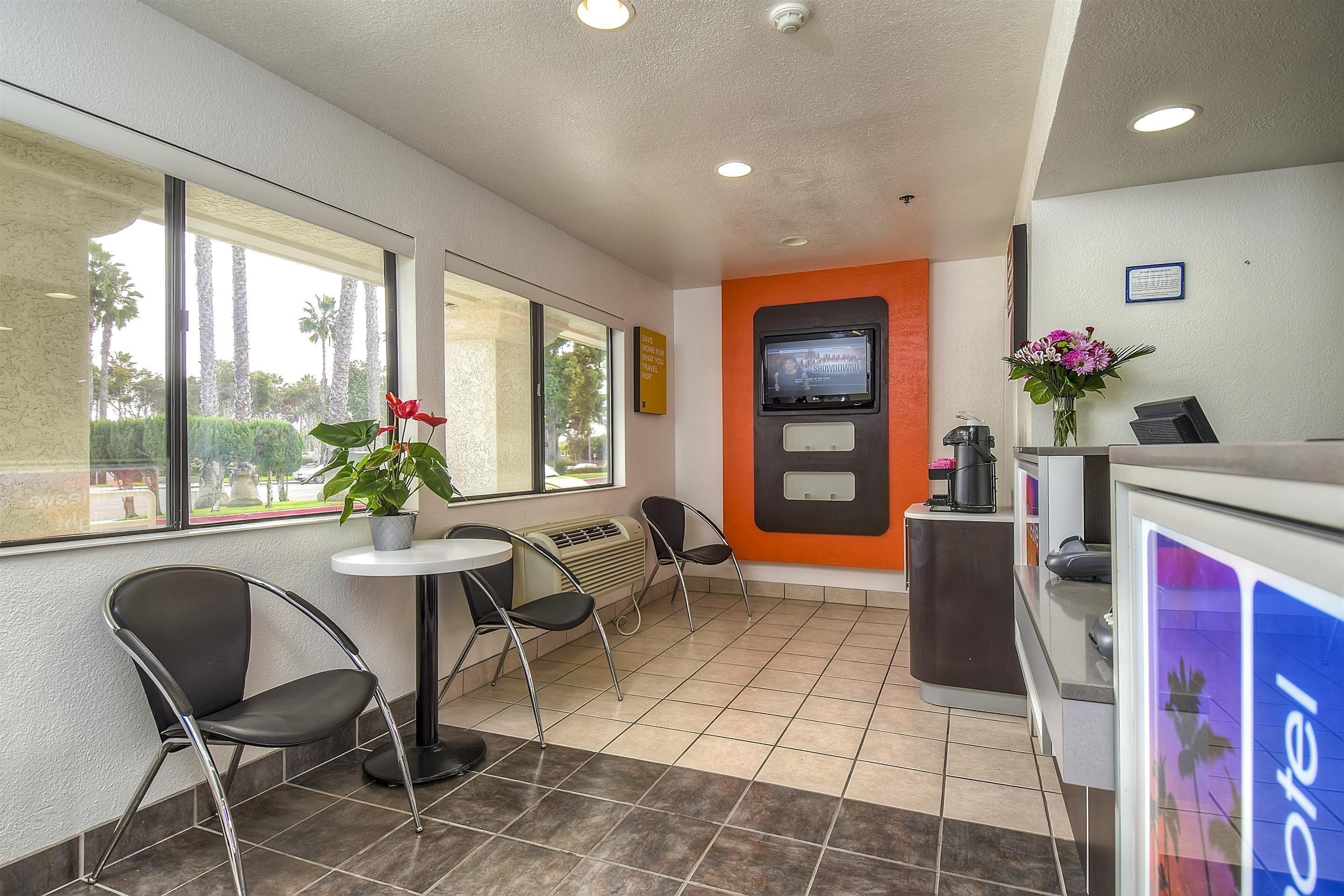 6-carlsbad, Ca 3* Carlsbad